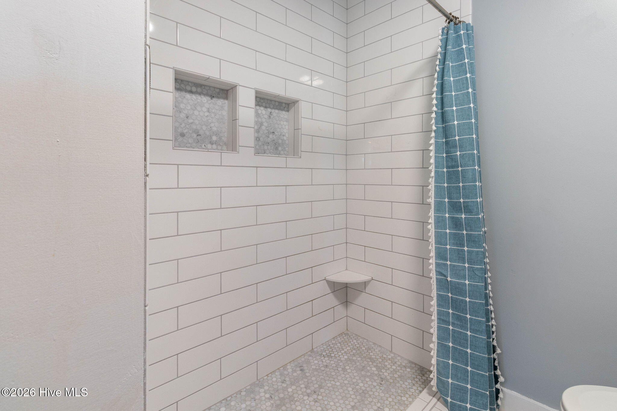 707 E Broad Street Property Photo 21