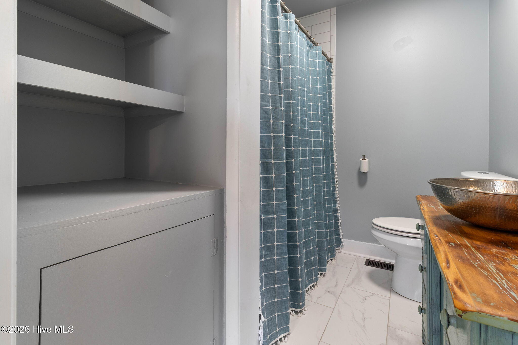 707 E Broad Street Property Photo 22