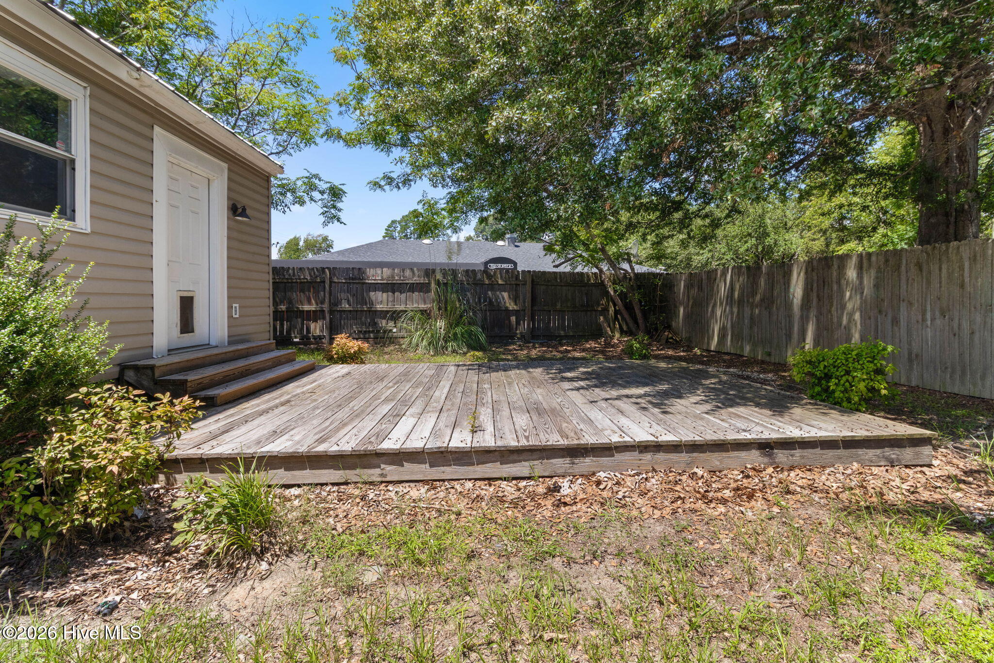 707 E Broad Street Property Photo 23