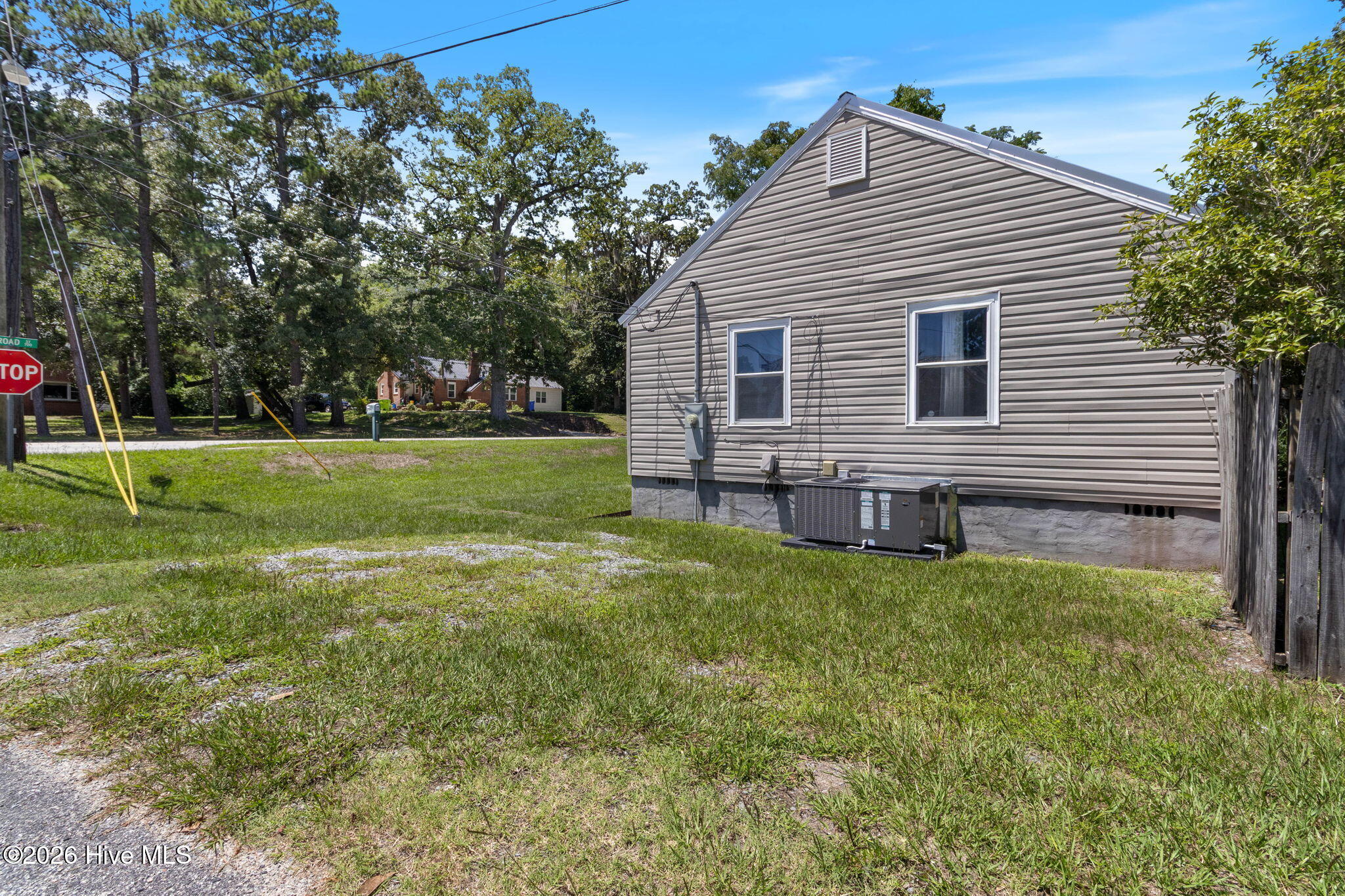 707 E Broad Street Property Photo 27