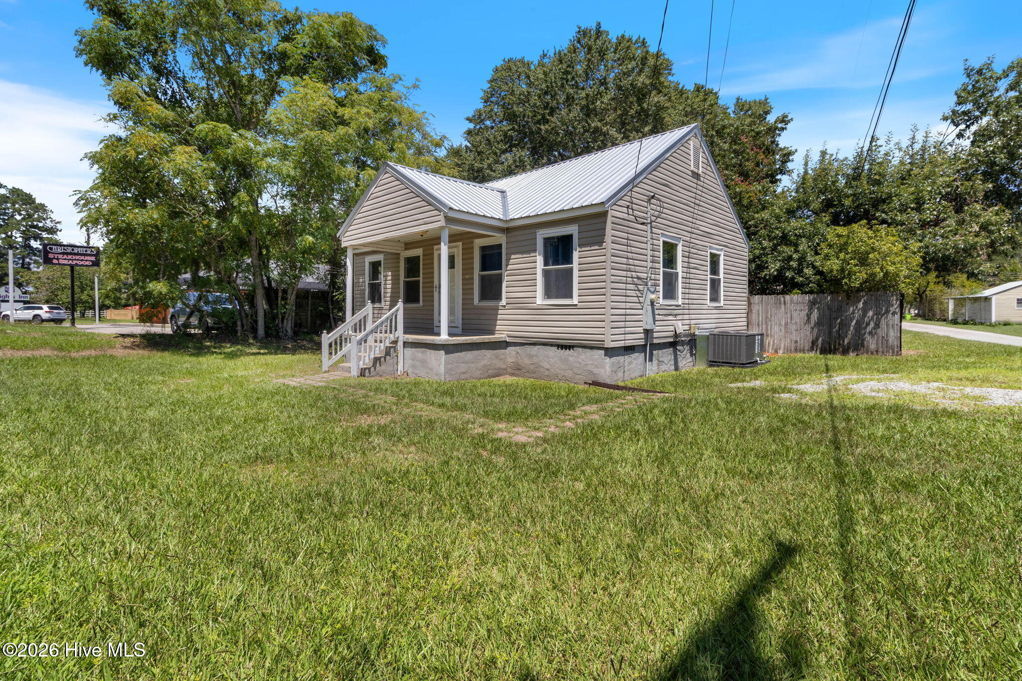 707 E Broad Street Property Photo 28