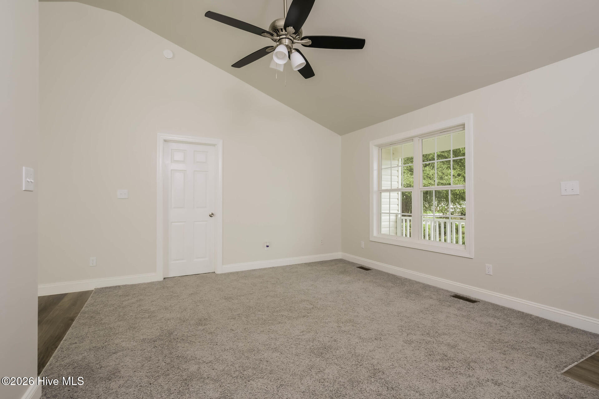 5005 Mill Branch Drive Property Photo 6