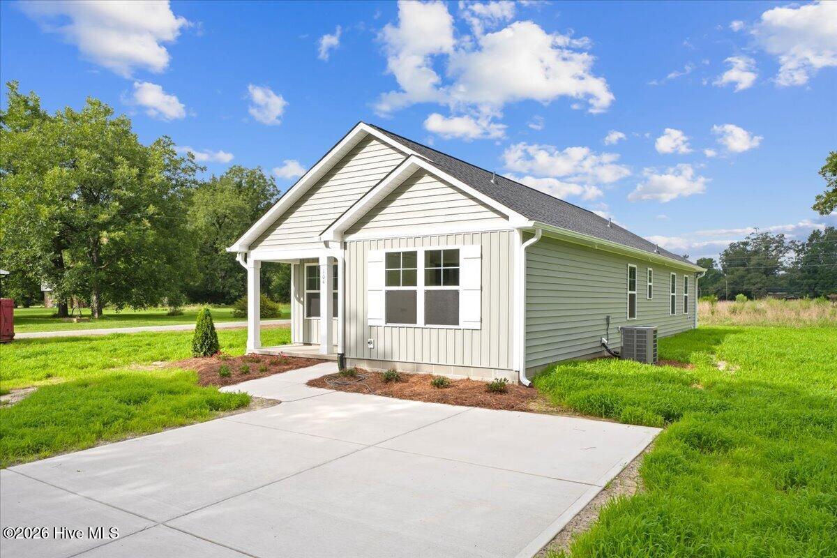 104 Lee Street Property Photo 5