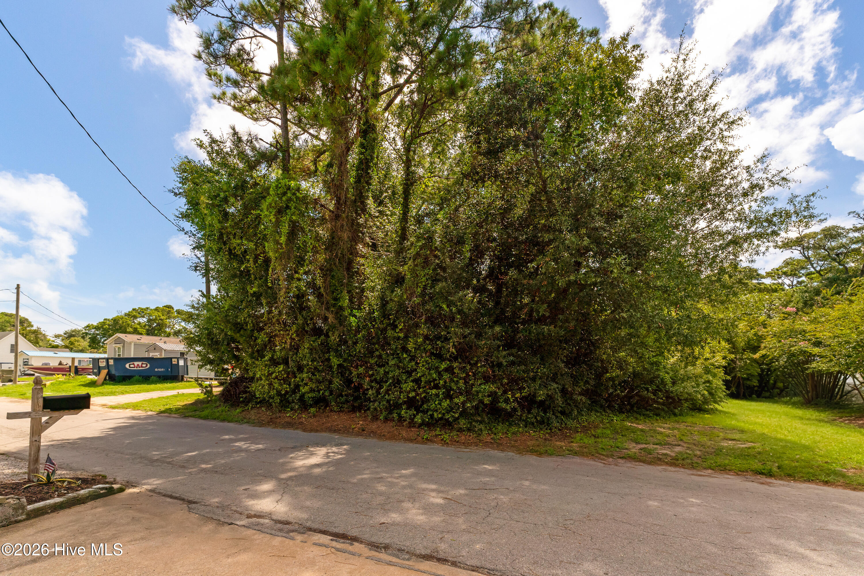 311 Lamroc Drive Property Photo 8
