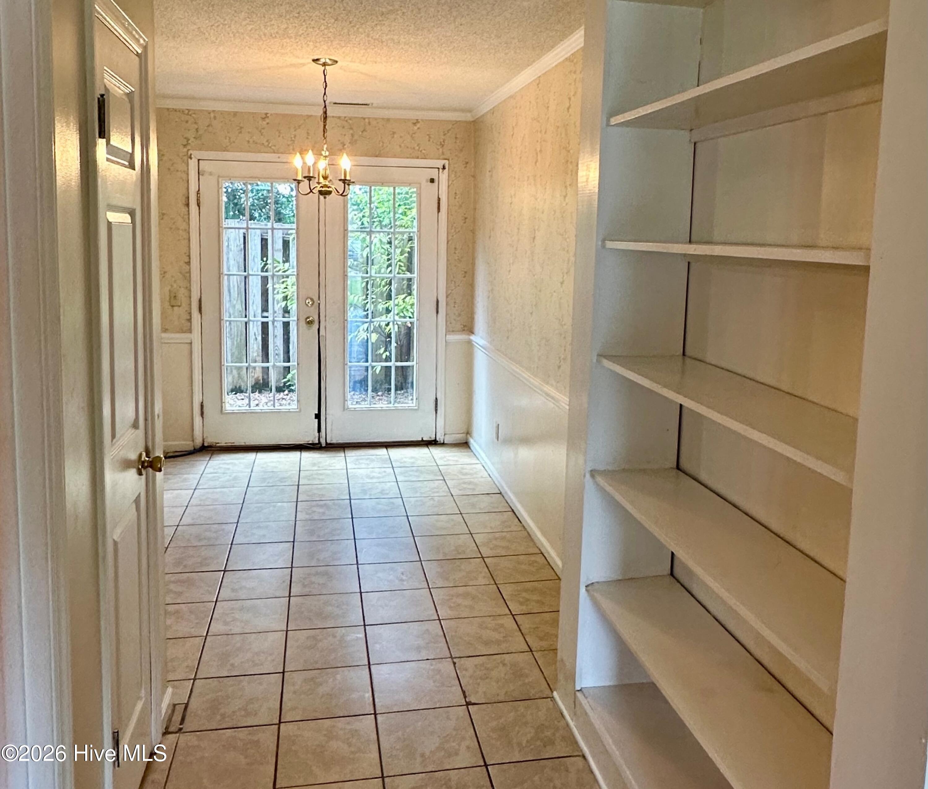 100 Kristin Drive B7 Property Photo 6