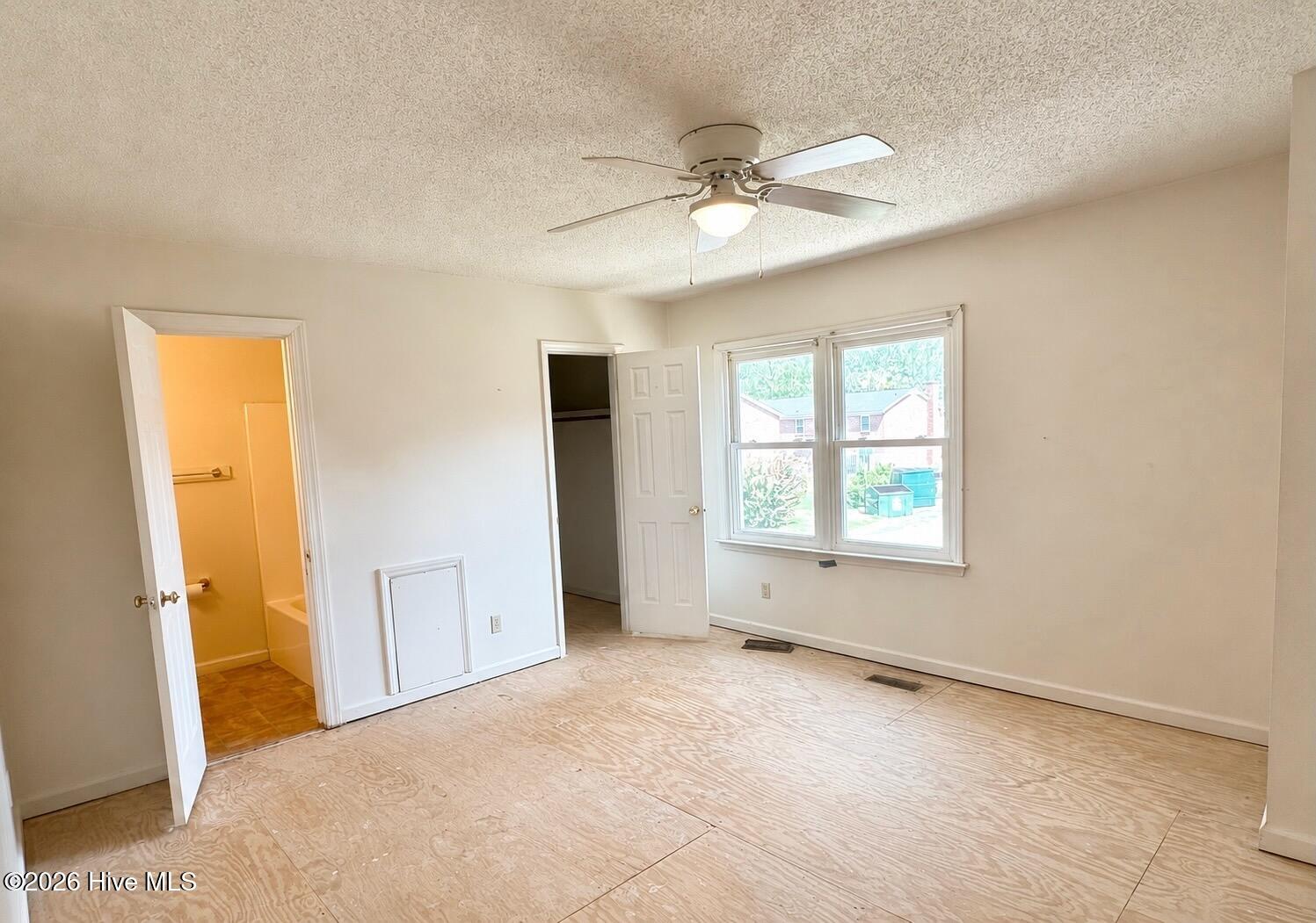 100 Kristin Drive B7 Property Photo 16