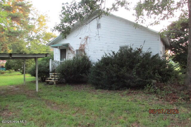 17 Dot Avenue Property Photo 3