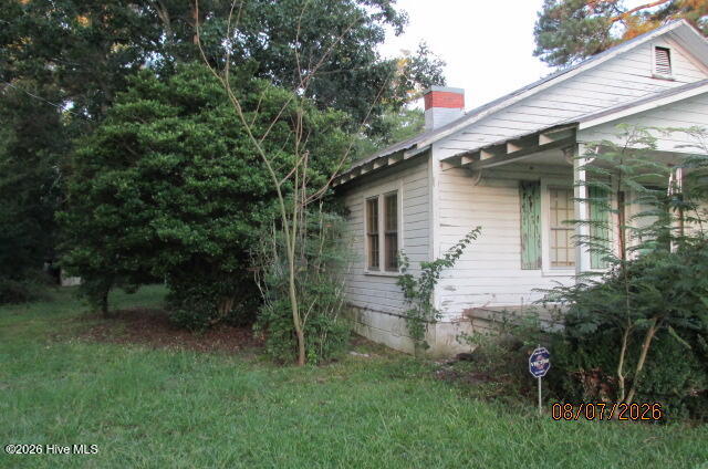 17 Dot Avenue Property Photo 4