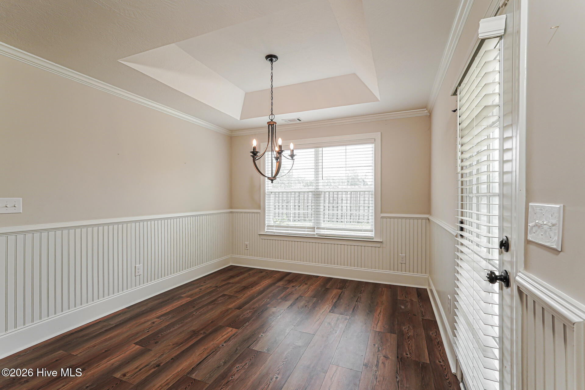 875 Lynbrook Court Property Photo 8