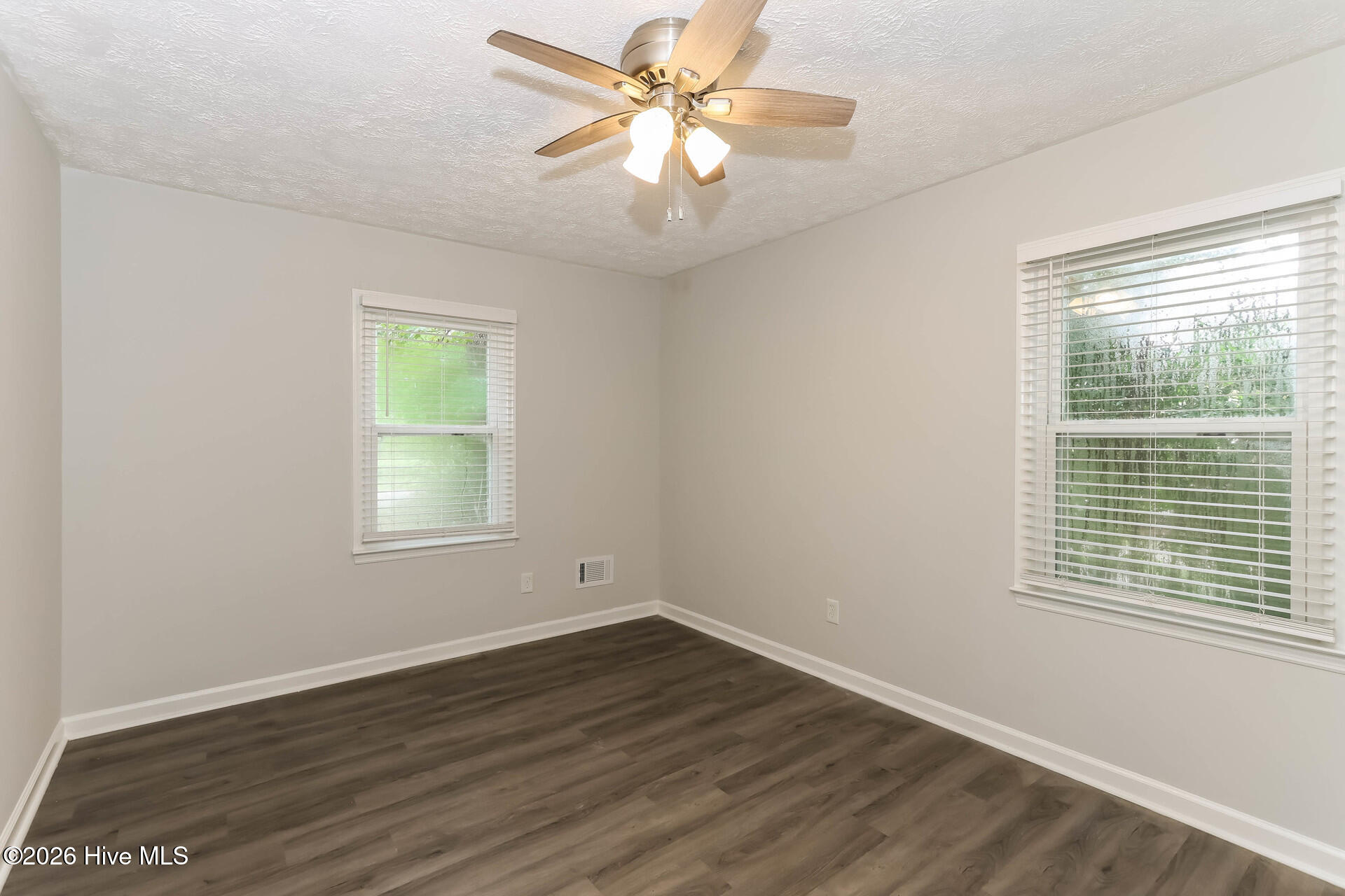 681 Henry Street Property Photo 17