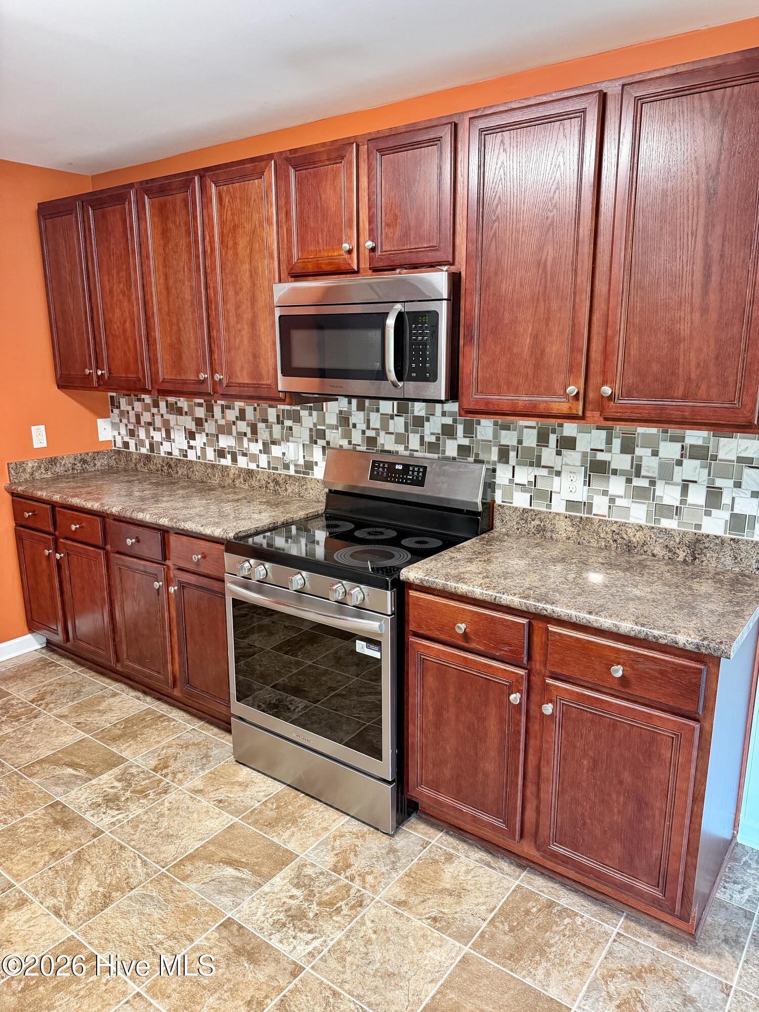 165 Backfield Place Property Photo 13