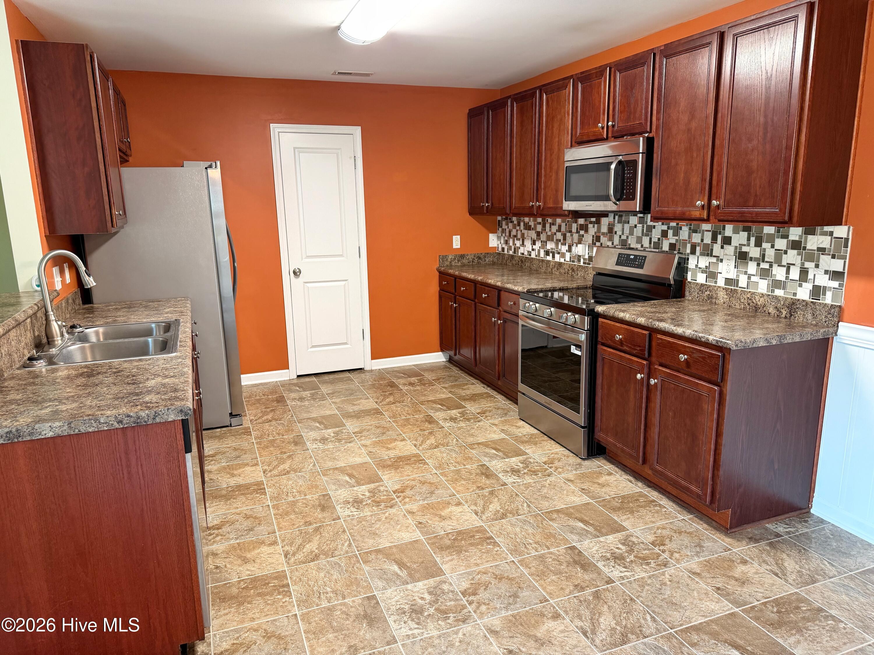 165 Backfield Place Property Photo 14