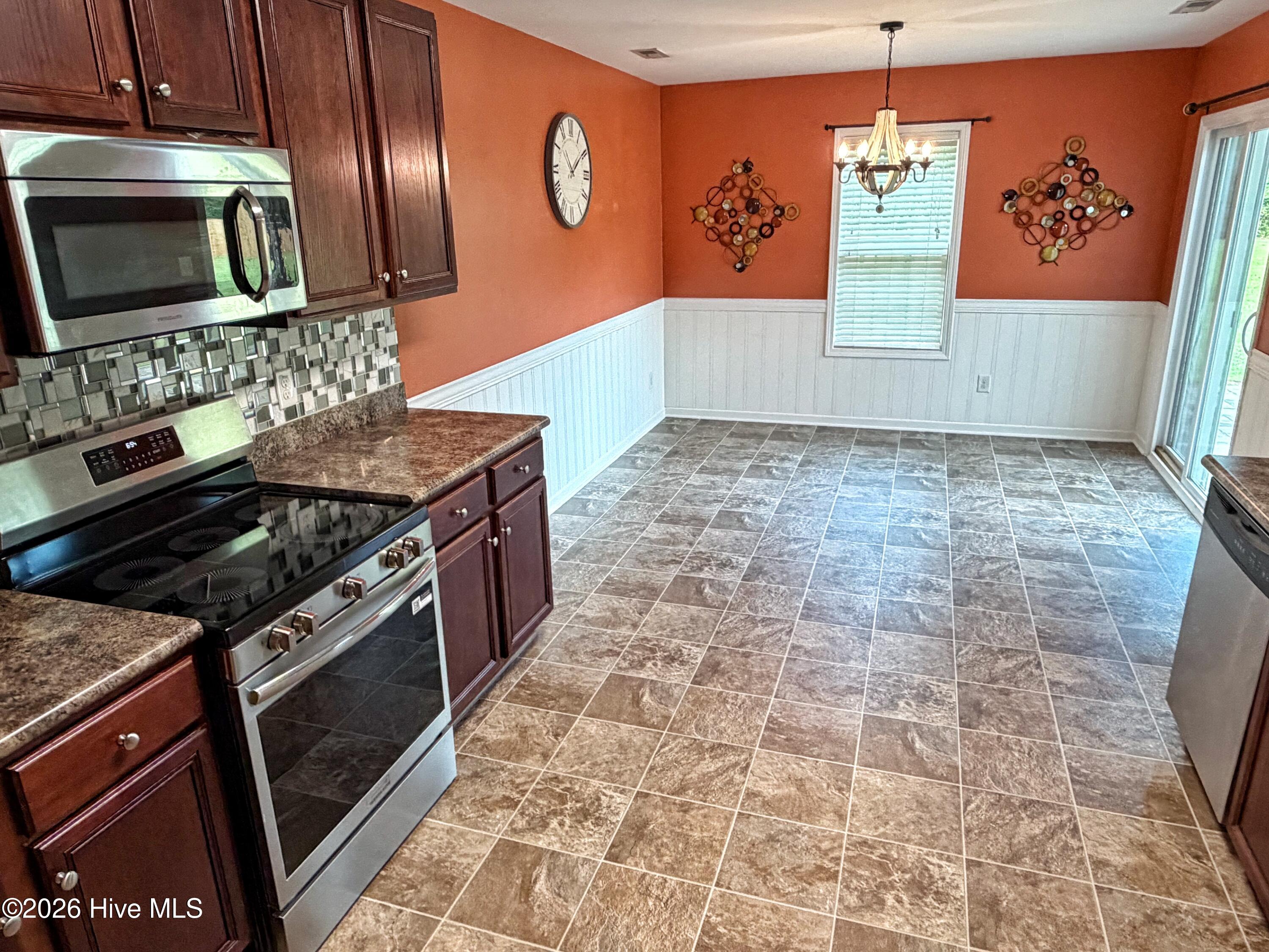 165 Backfield Place Property Photo 16