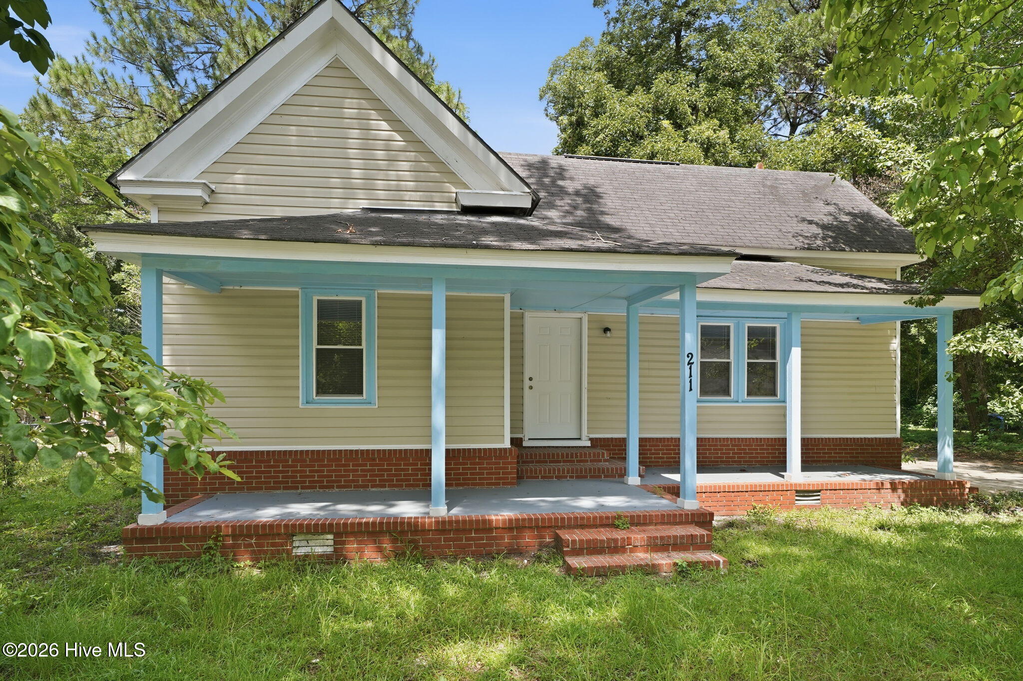 211 E Williamson Street Property Photo 2