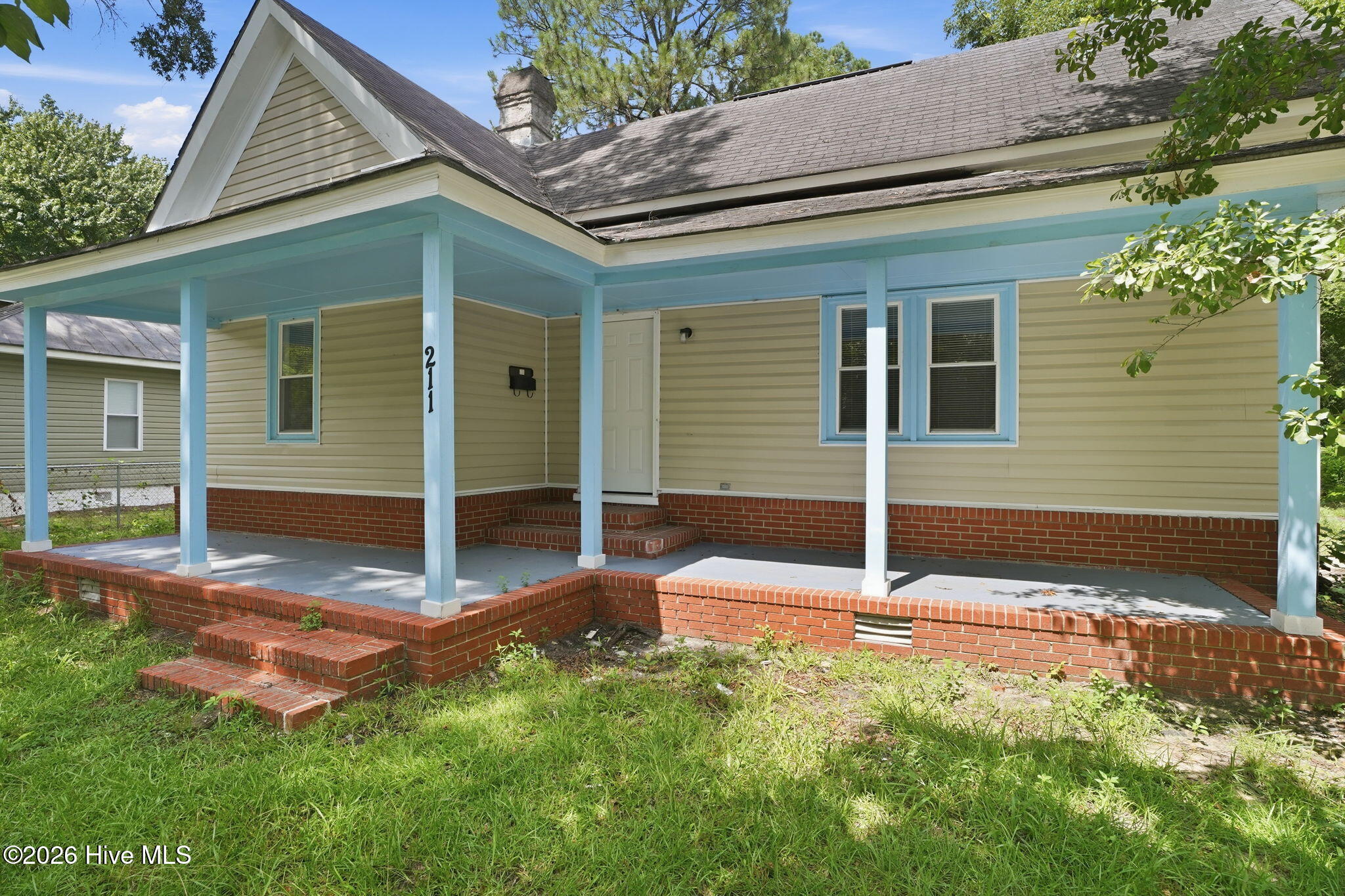 211 E Williamson Street Property Photo 3
