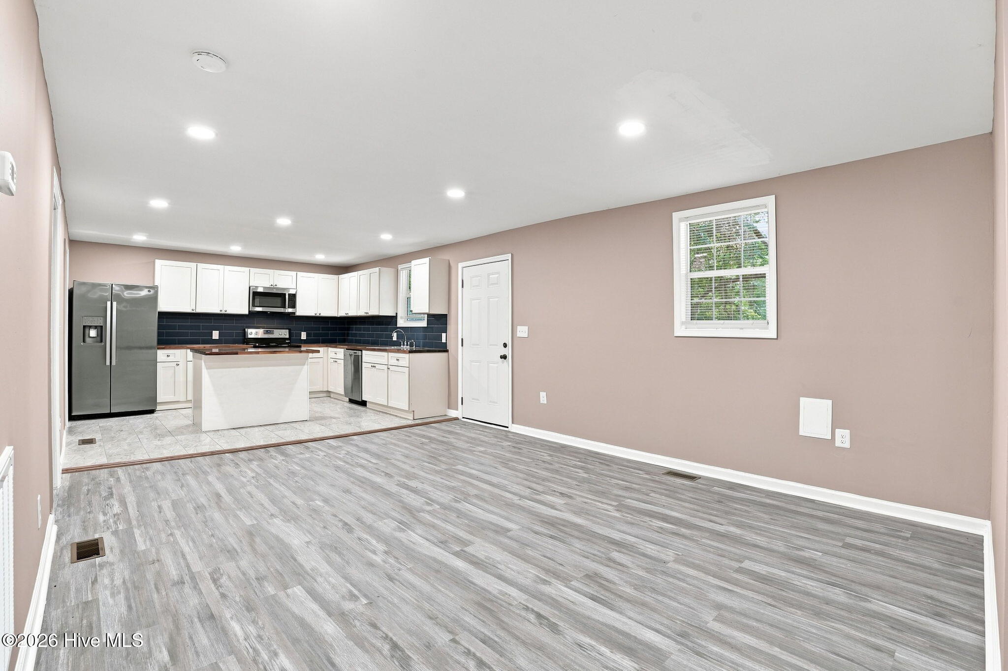 211 E Williamson Street Property Photo 9