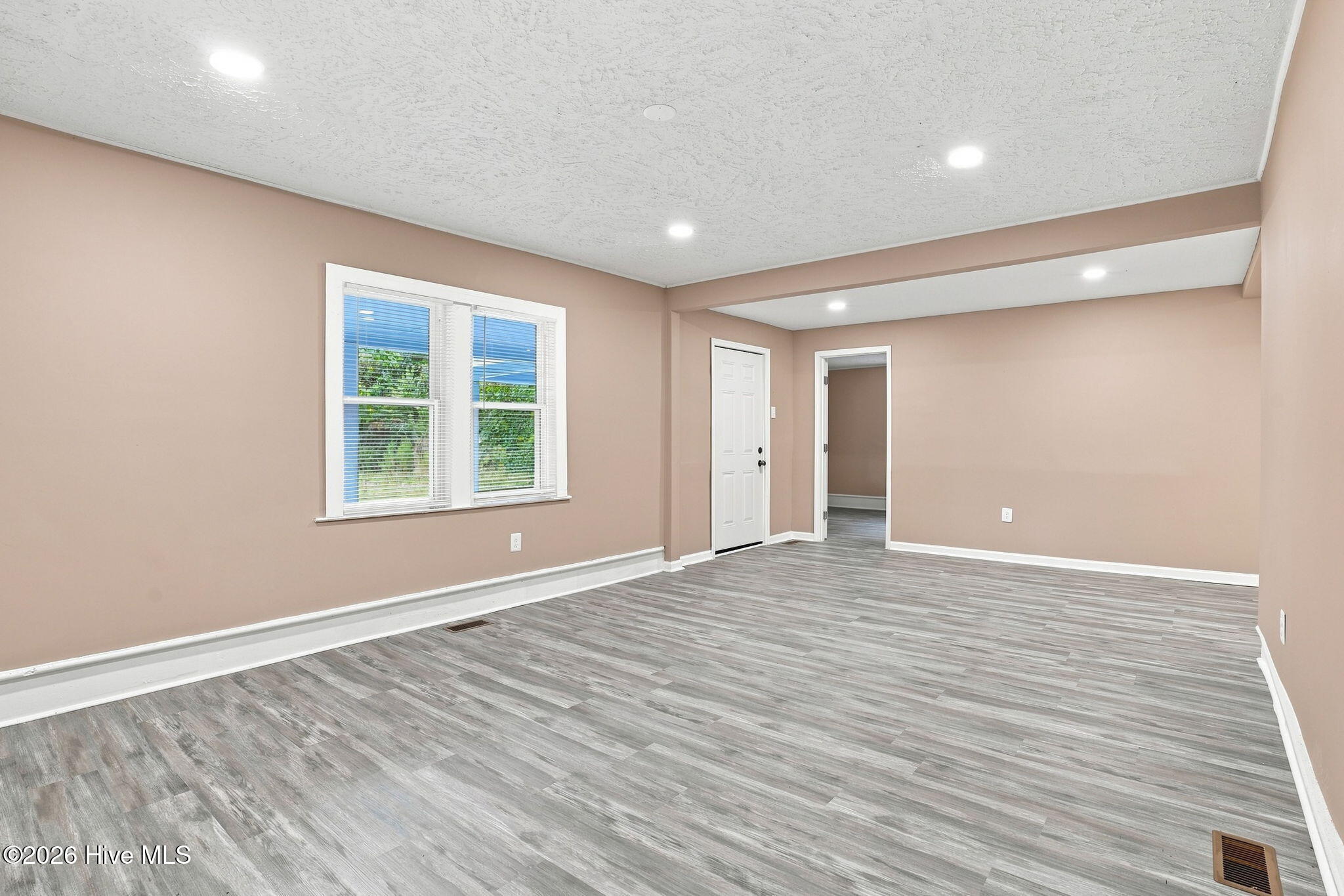 211 E Williamson Street Property Photo 15