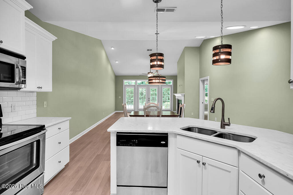 1175 Greensview Circle Property Photo 6