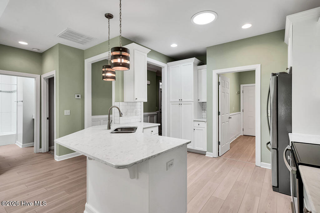 1175 Greensview Circle Property Photo 8