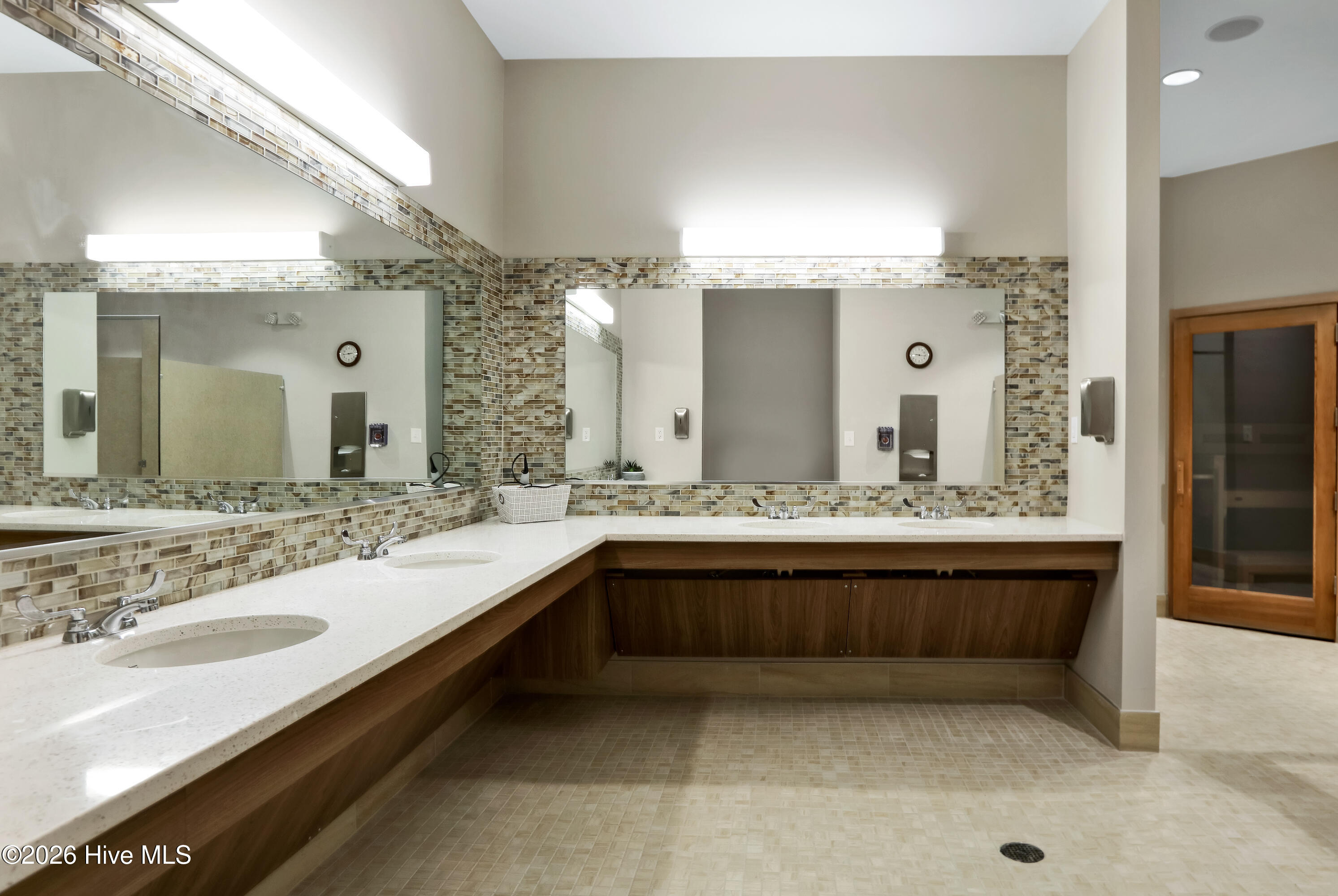 1175 Greensview Circle Property Photo 55