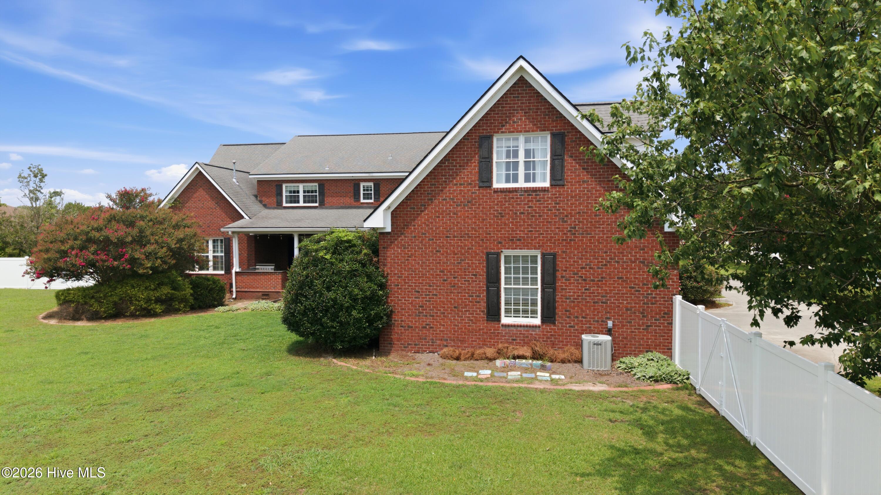 2239 Autumn Drive Property Photo 3