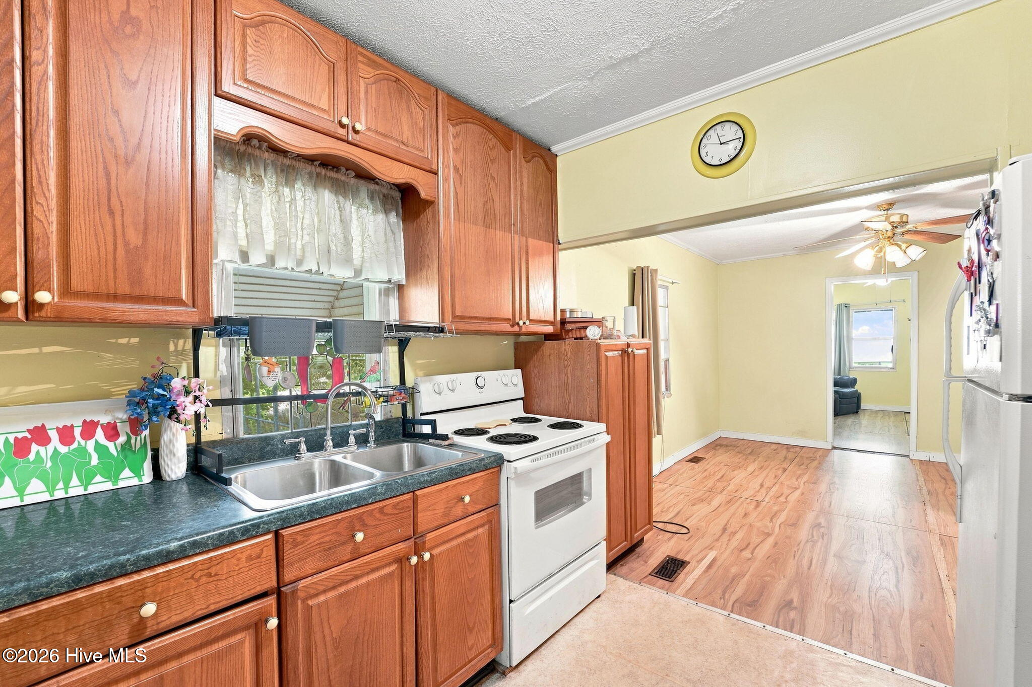 23780 Cotton Street Property Photo 16