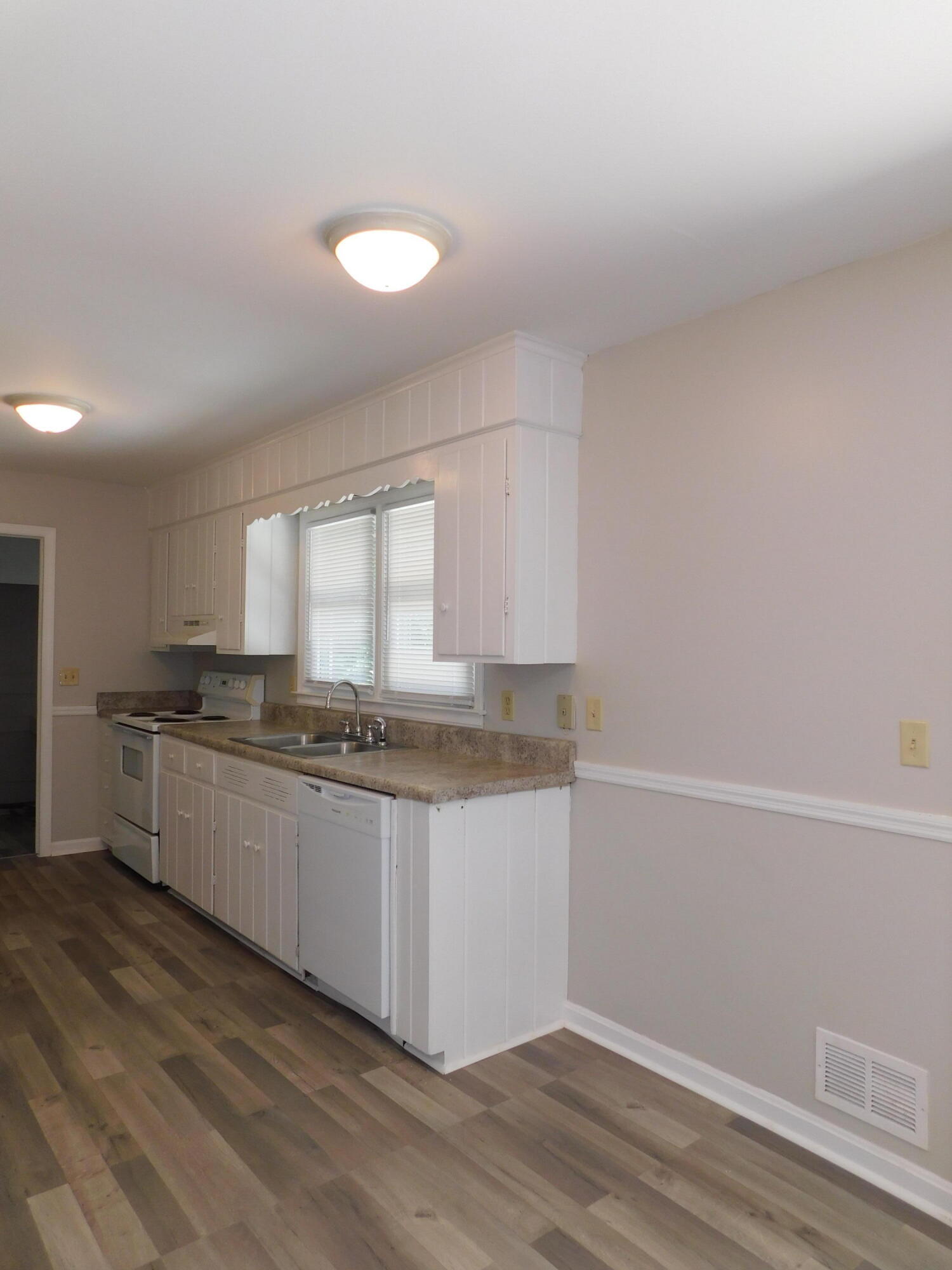 2921 Stratford Drive Property Photo 7