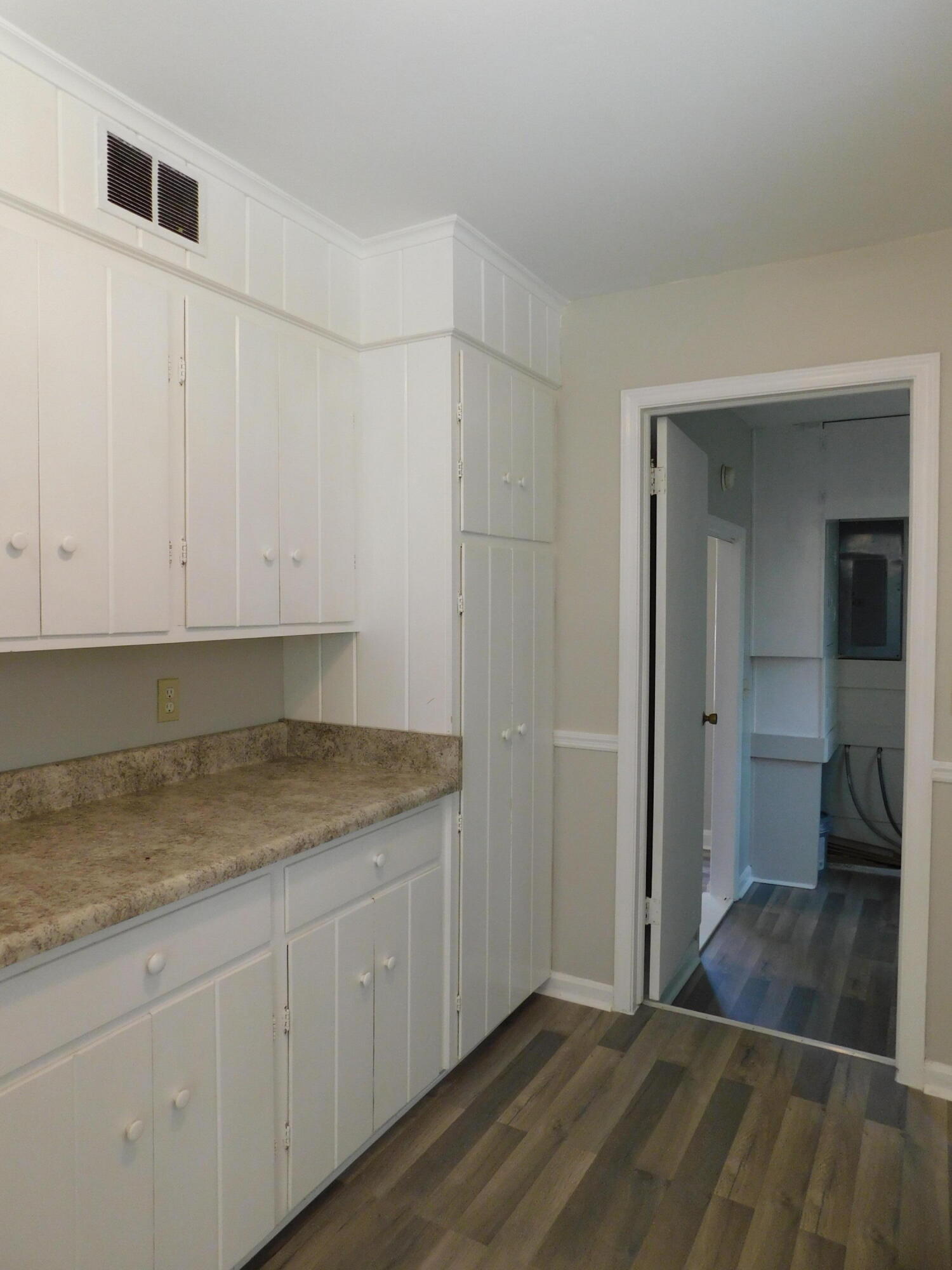 2921 Stratford Drive Property Photo 10