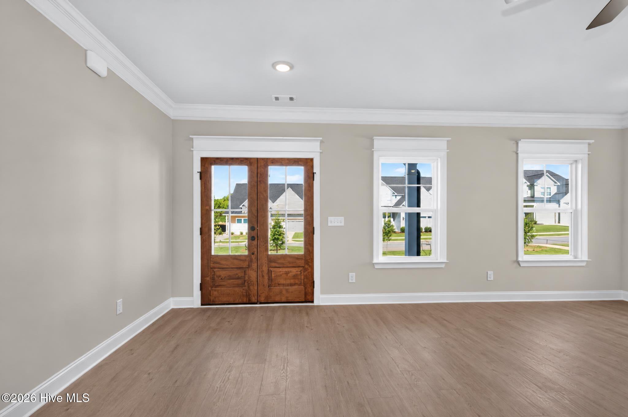 458 Woodlawn Street Property Photo 5