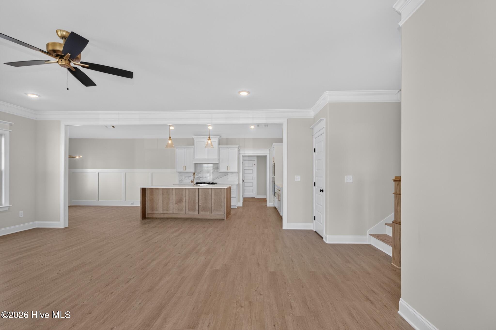 458 Woodlawn Street Property Photo 8