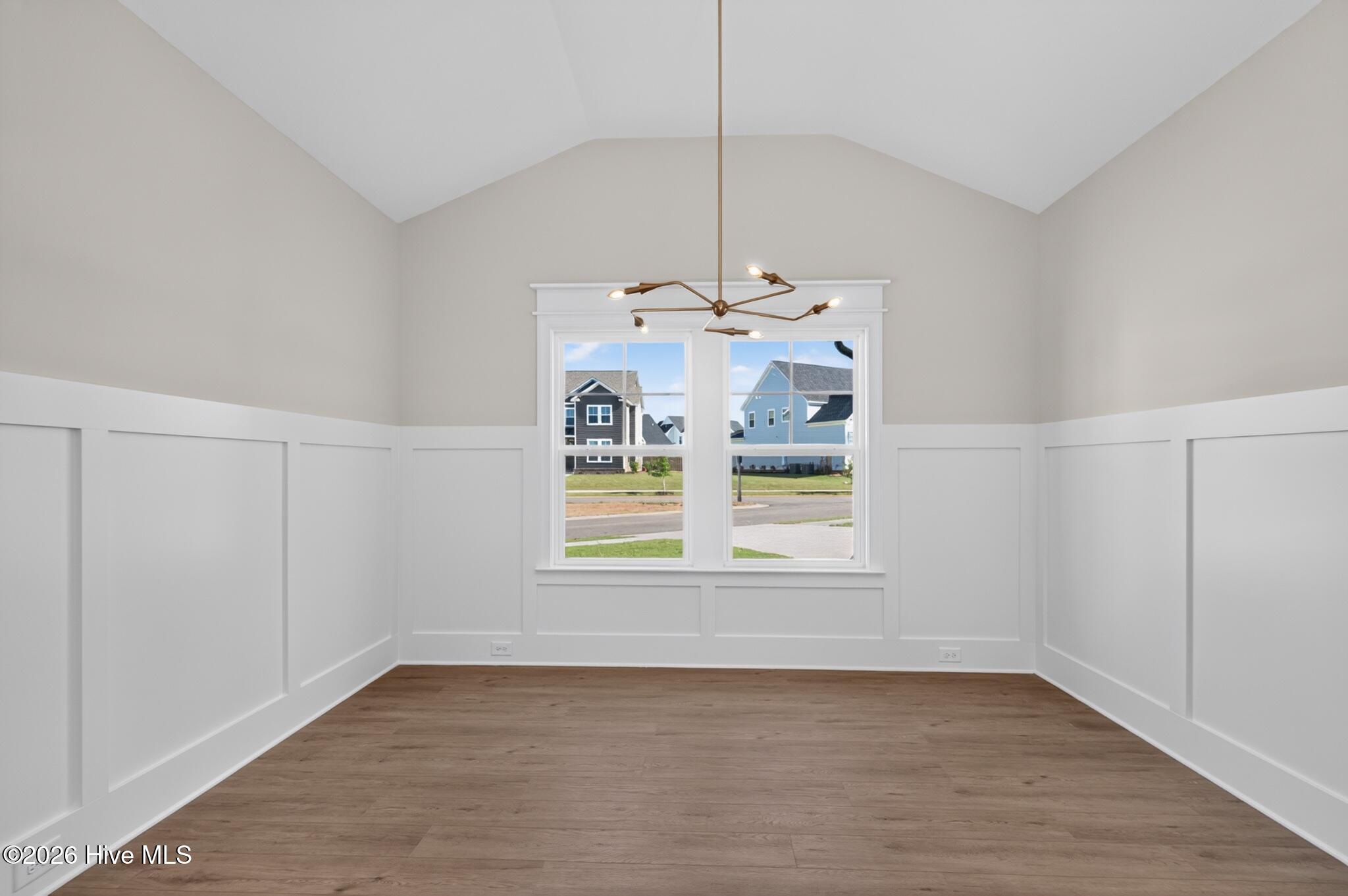 458 Woodlawn Street Property Photo 16