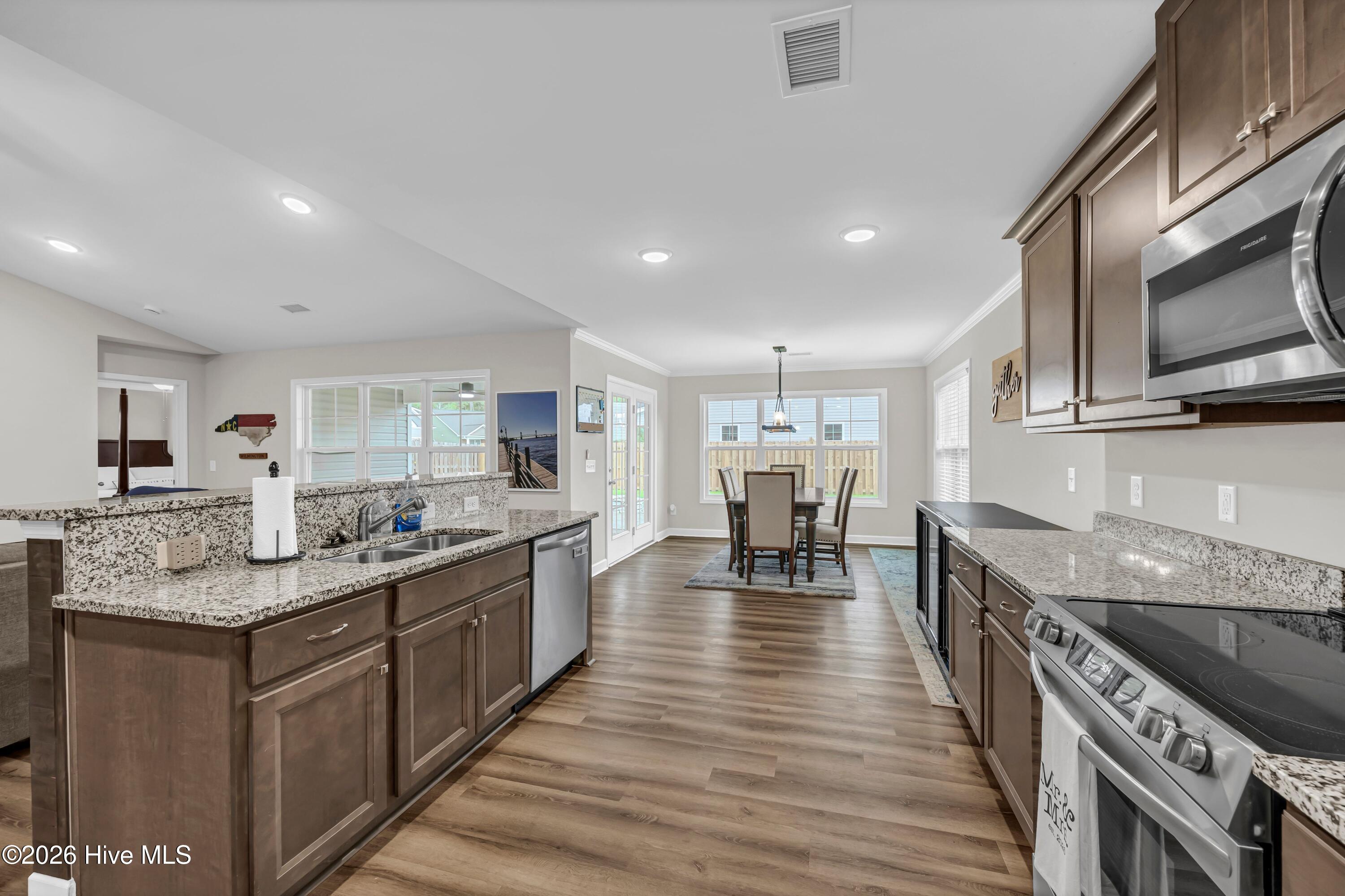 6009 Duxbury Court Property Photo 9