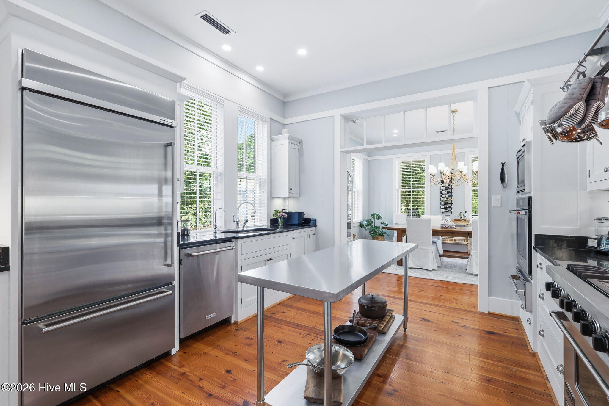 600 Broad Street Property Photo 16