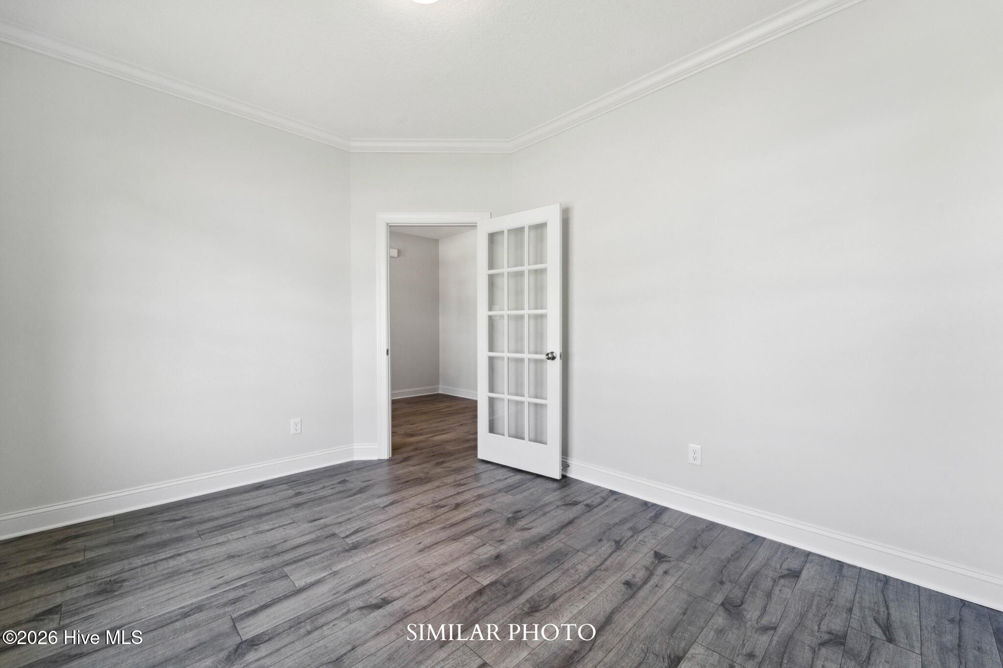 617 Blue Falcon Court Property Photo 4