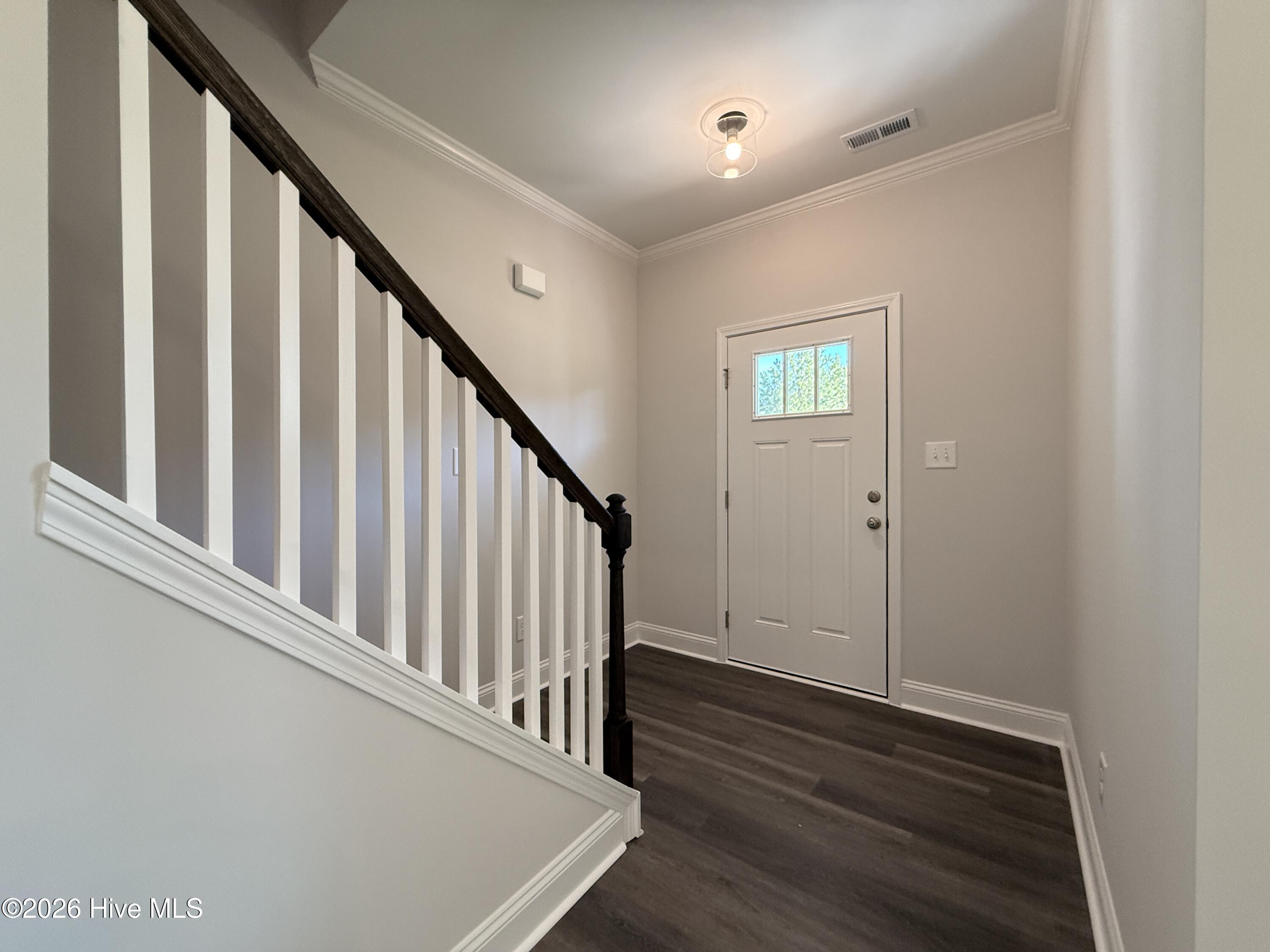 320 One Tree Hill Property Photo 3