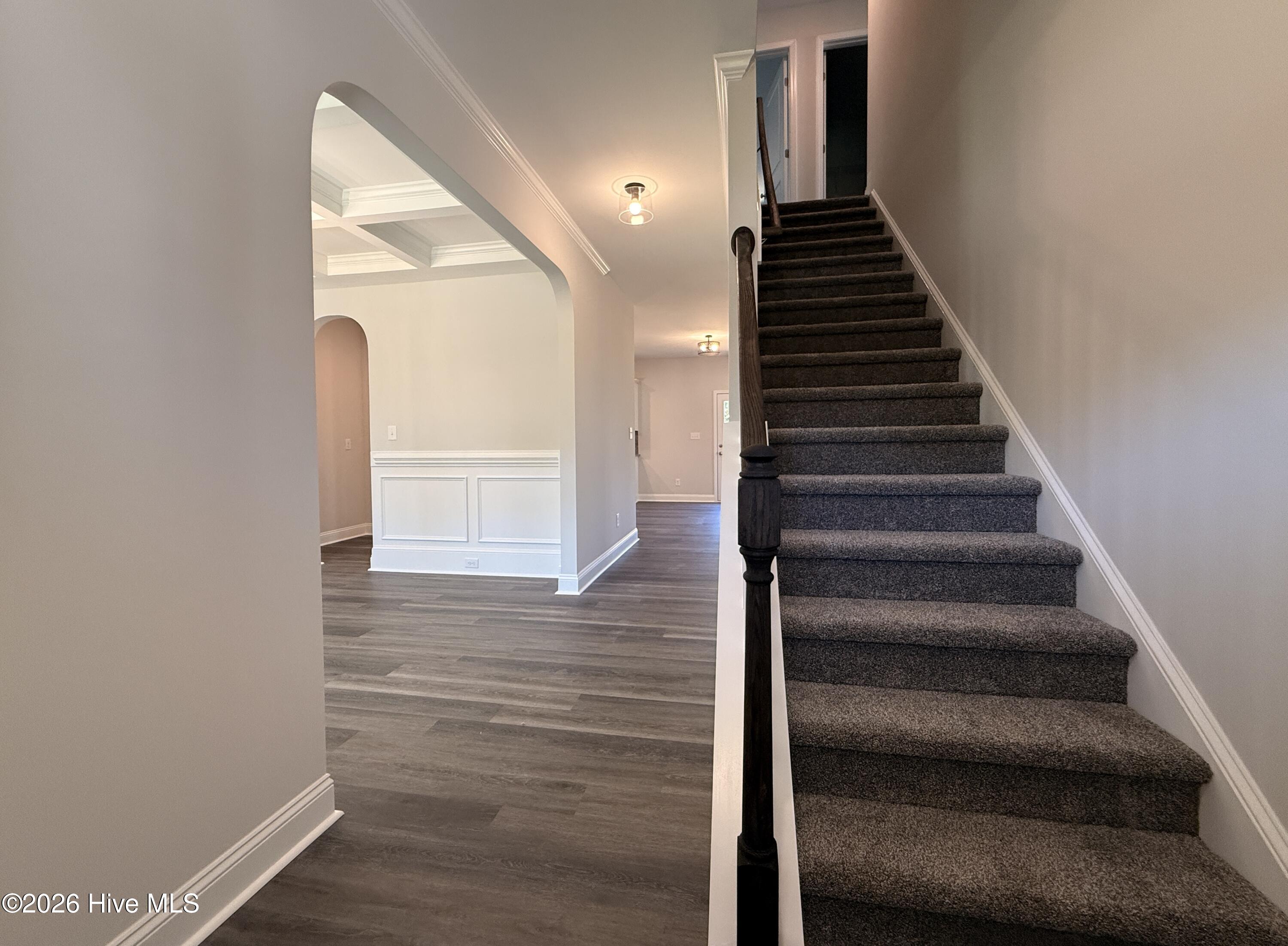 320 One Tree Hill Property Photo 4