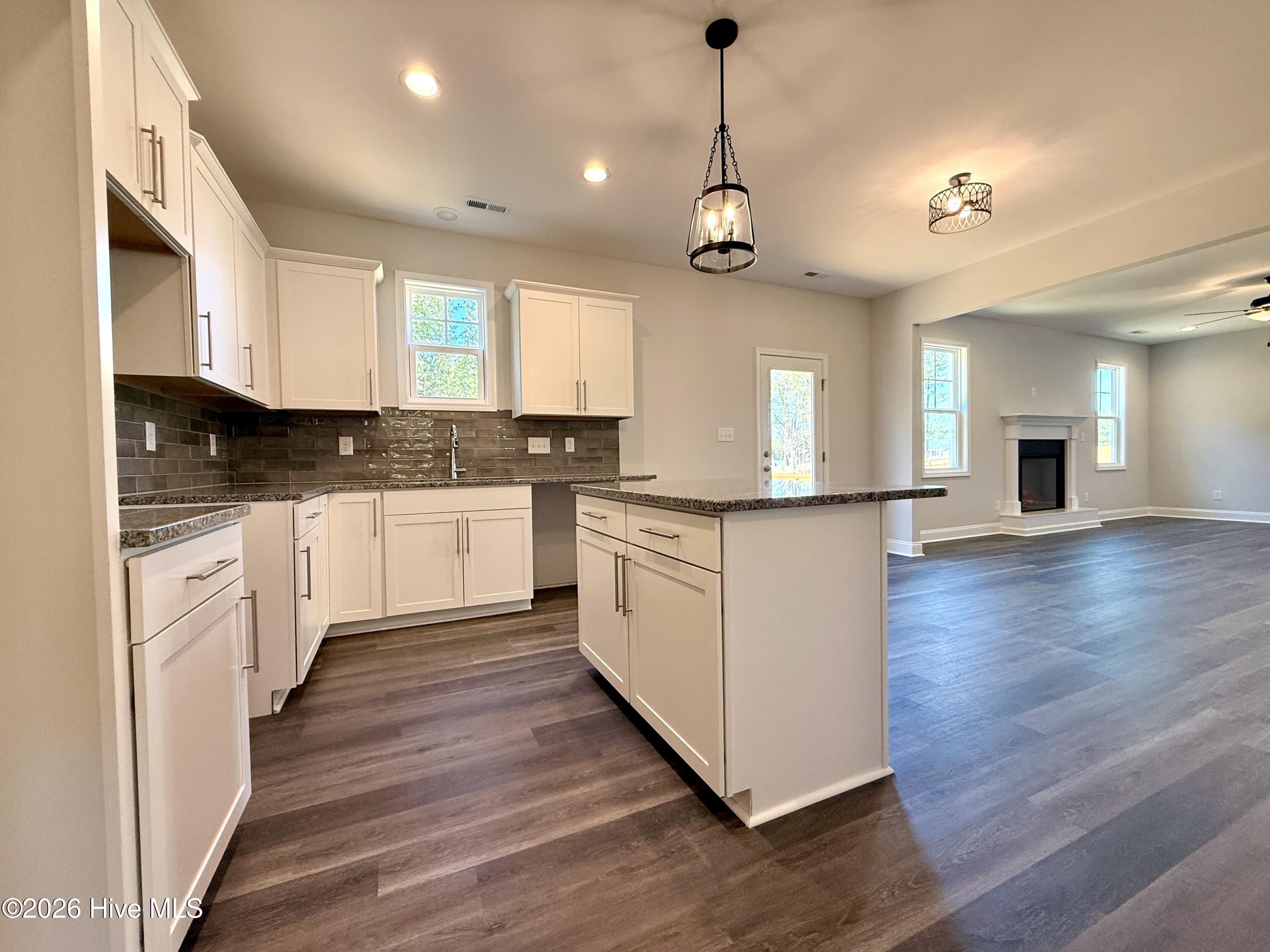320 One Tree Hill Property Photo 8