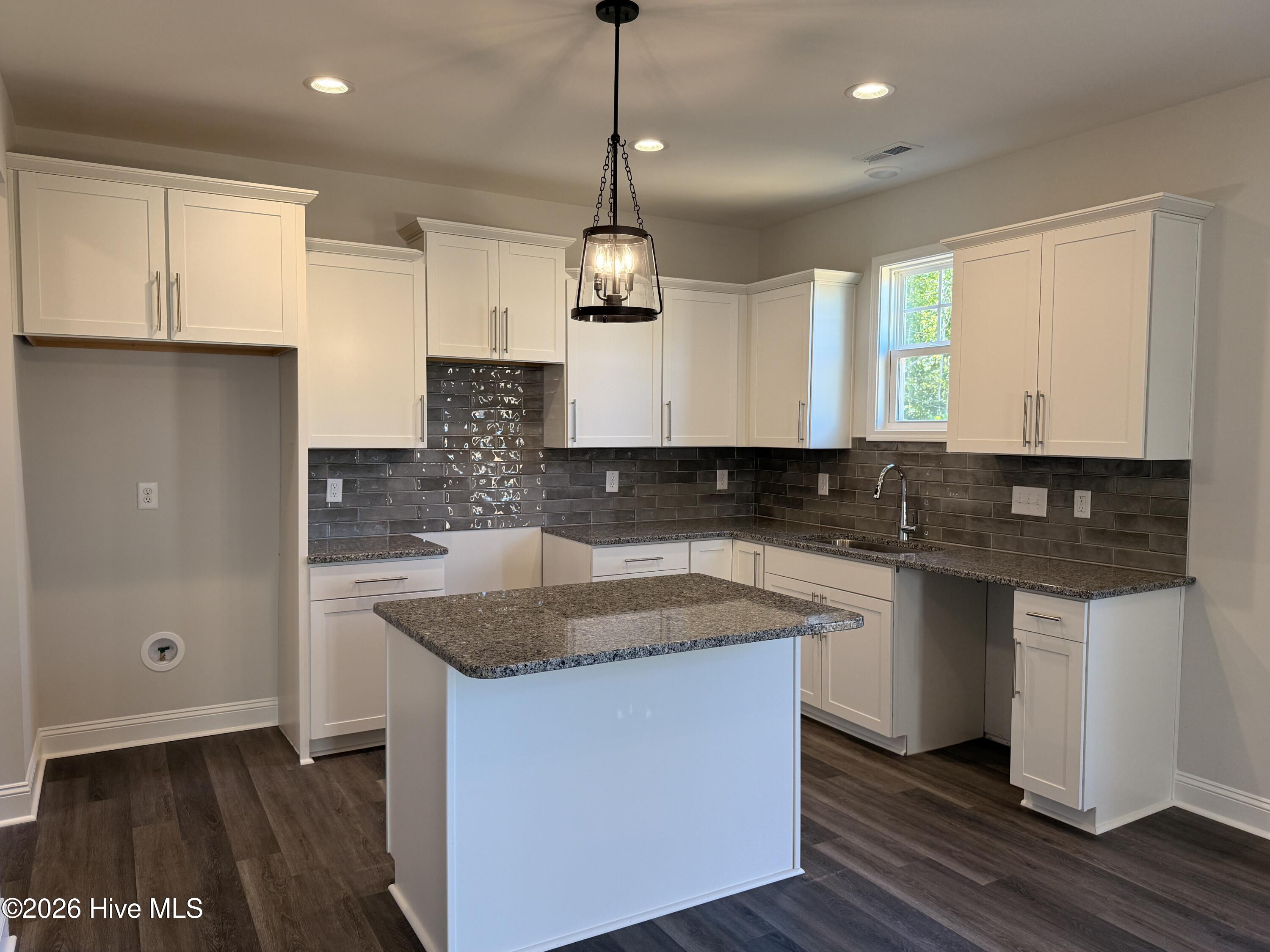 320 One Tree Hill Property Photo 10