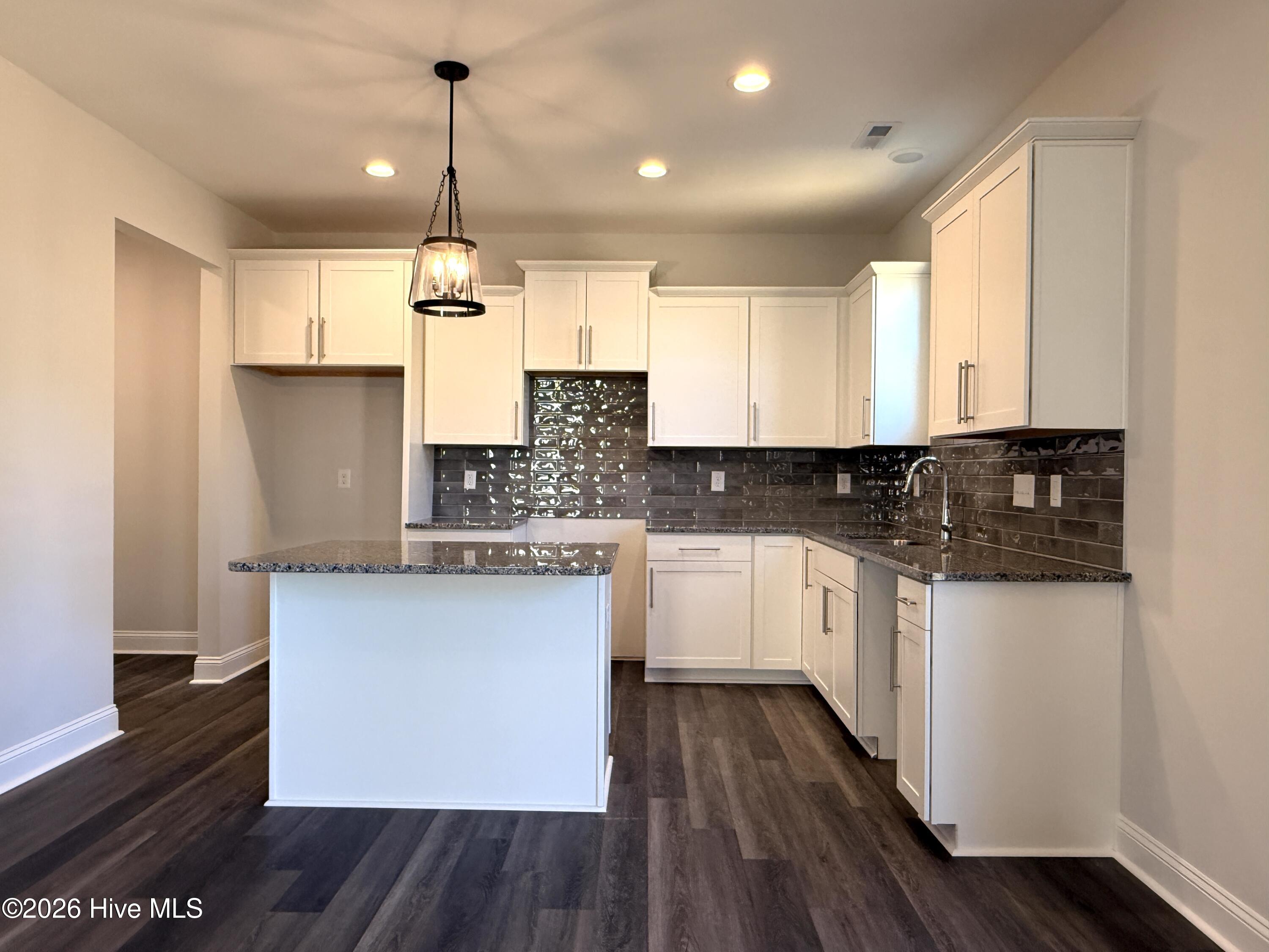 320 One Tree Hill Property Photo 11
