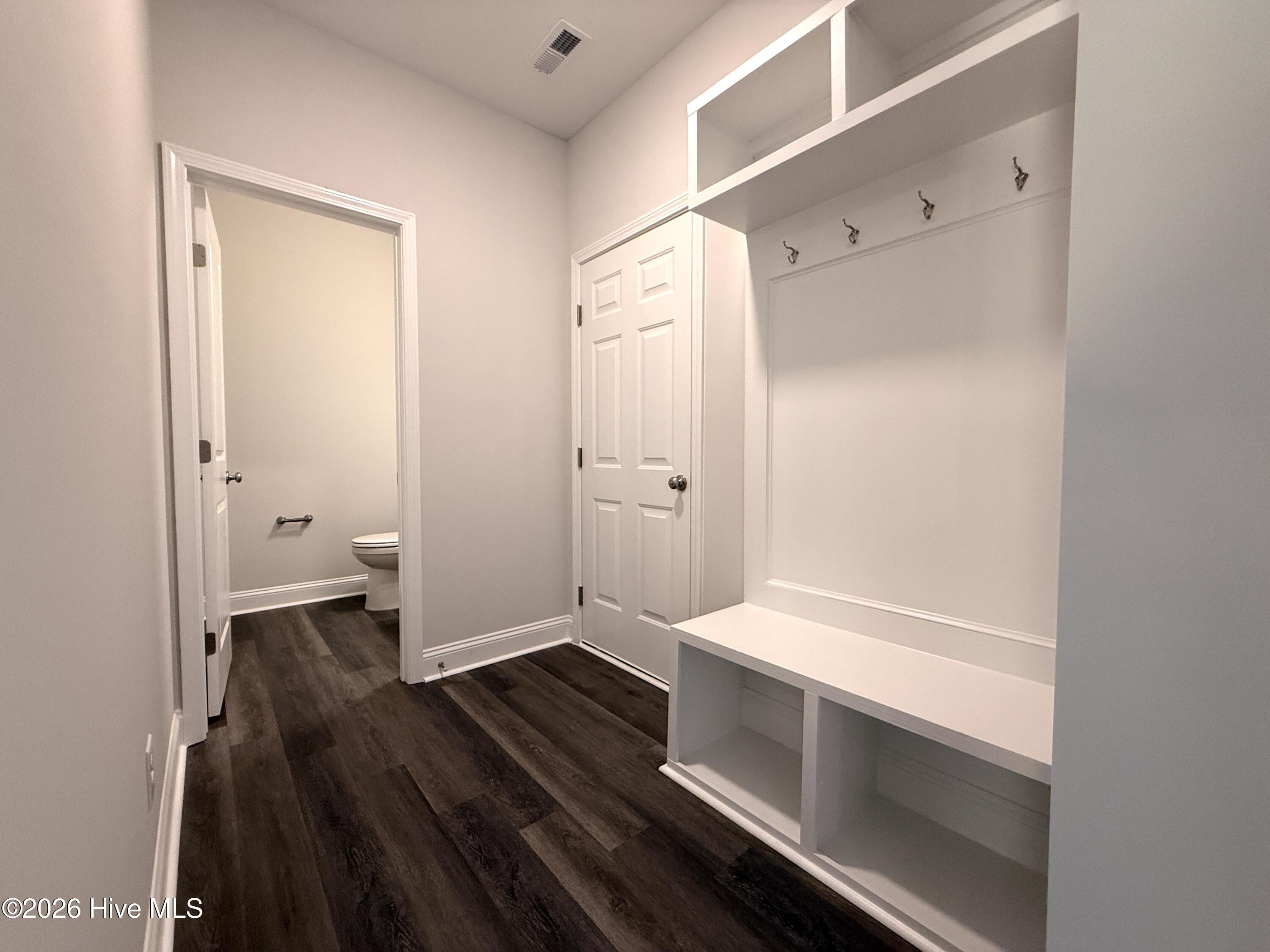 320 One Tree Hill Property Photo 19