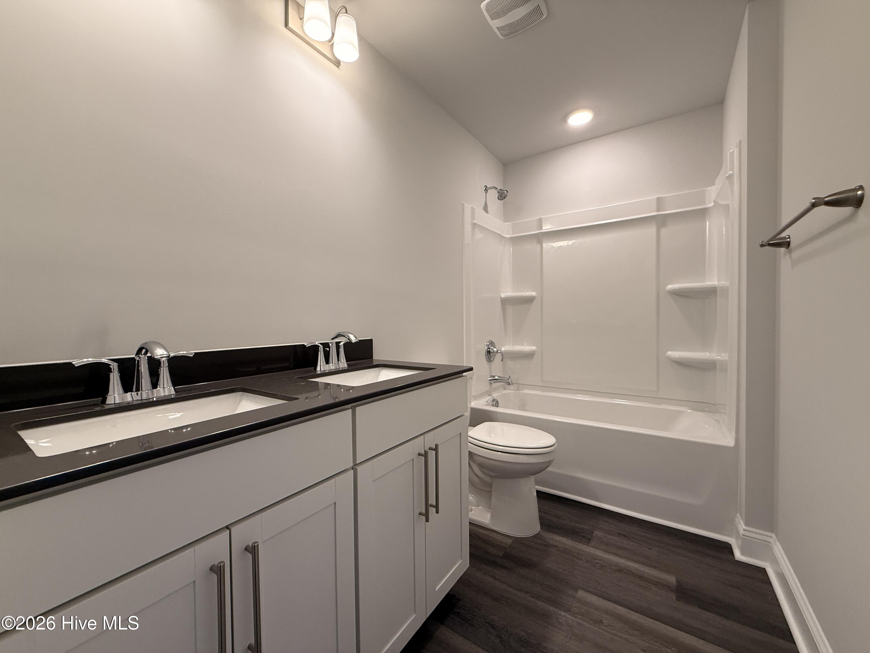 320 One Tree Hill Property Photo 33