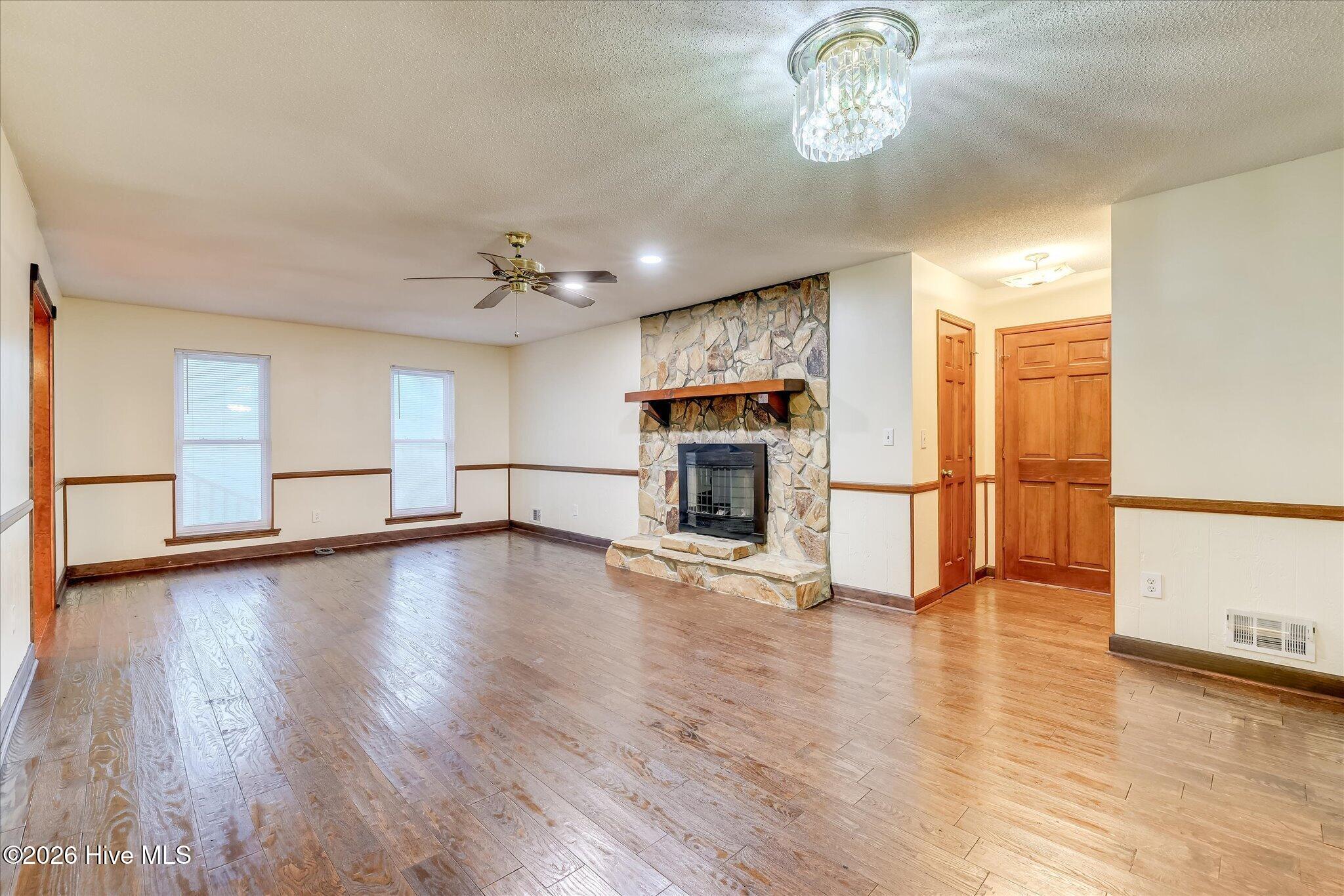 973 Forest Drive Property Photo 16