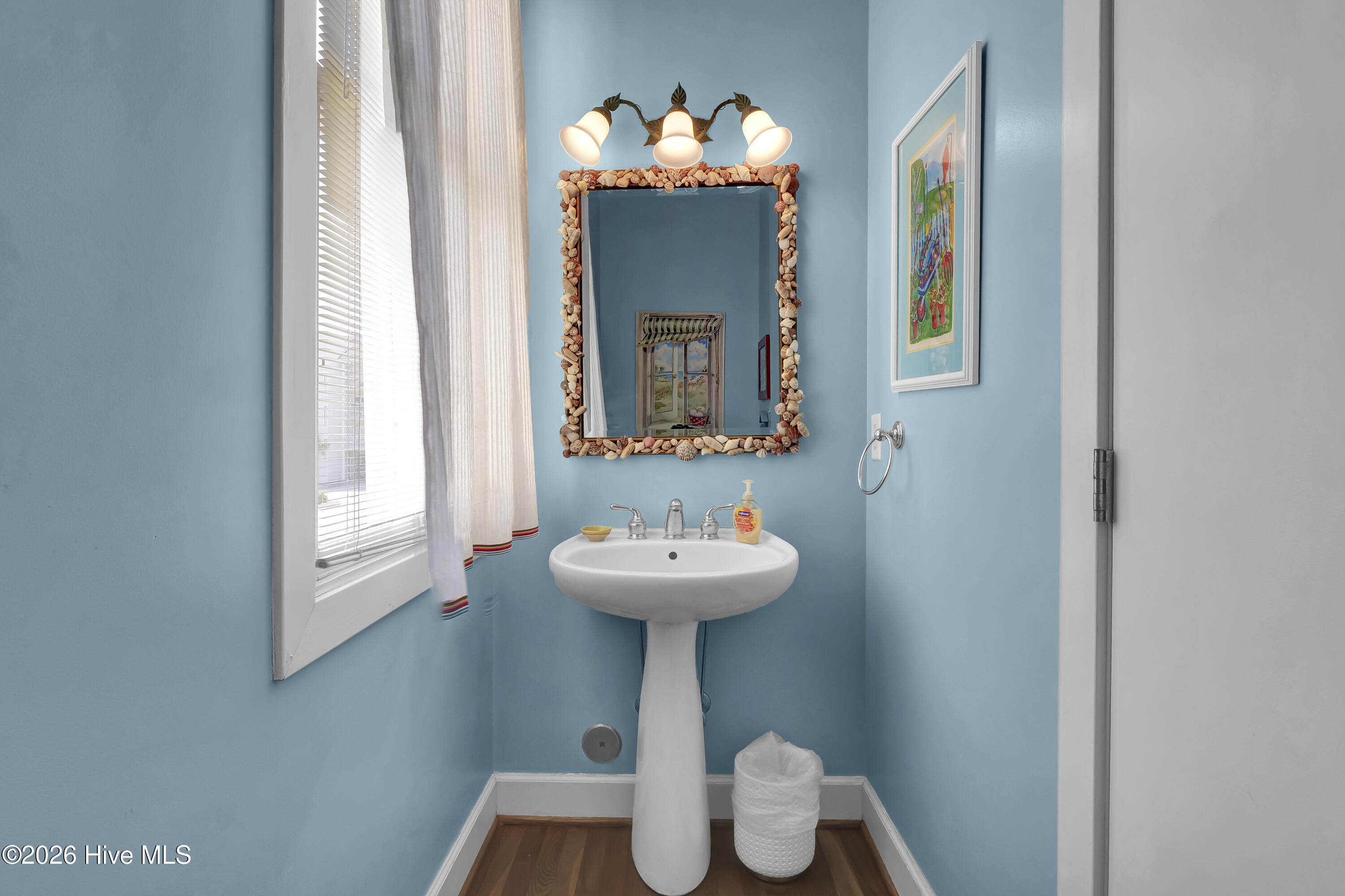 2515 N Lumina Avenue N Property Photo 6