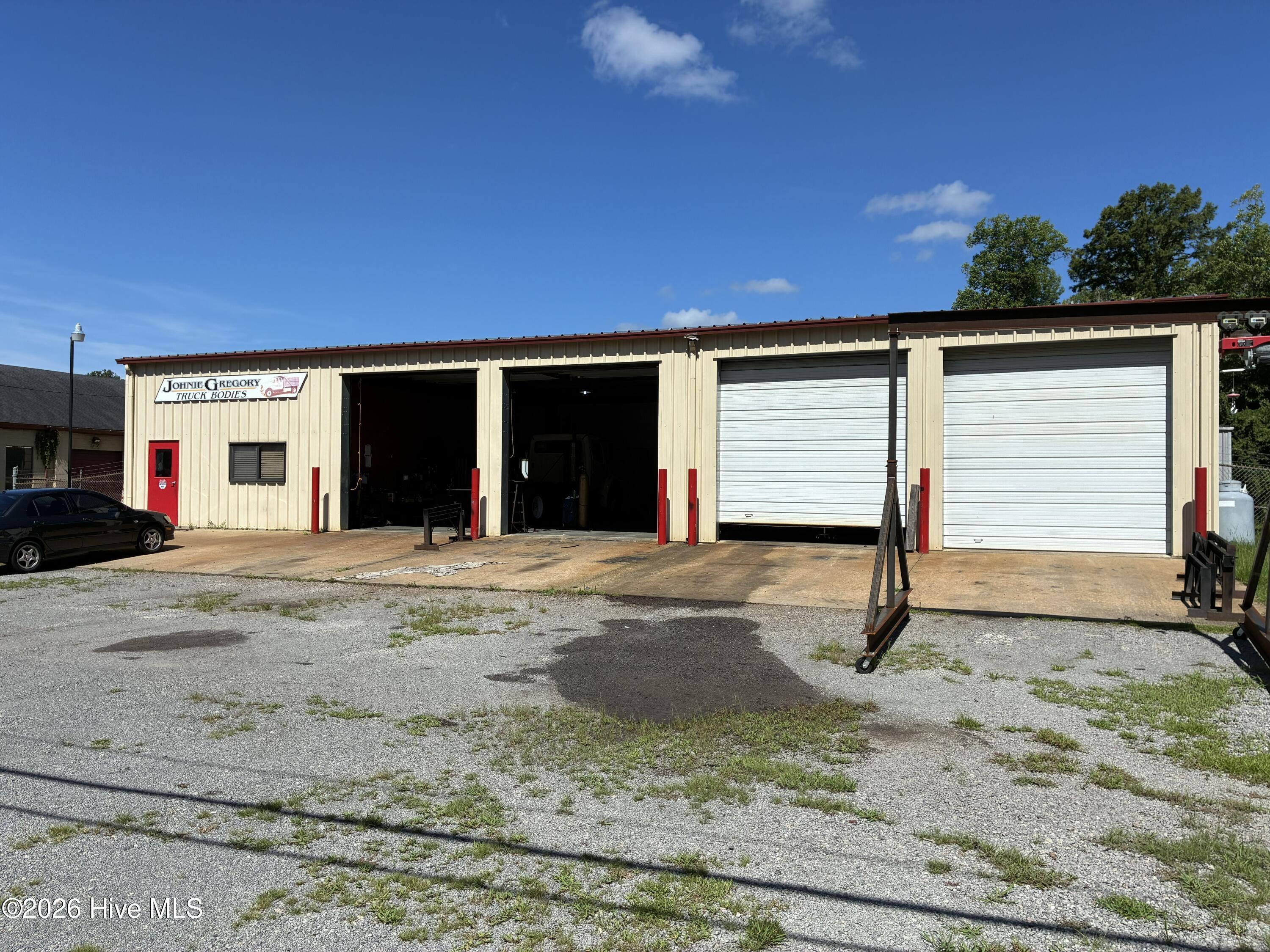 337 Old U. S. Highway 17 B Property Photo 1