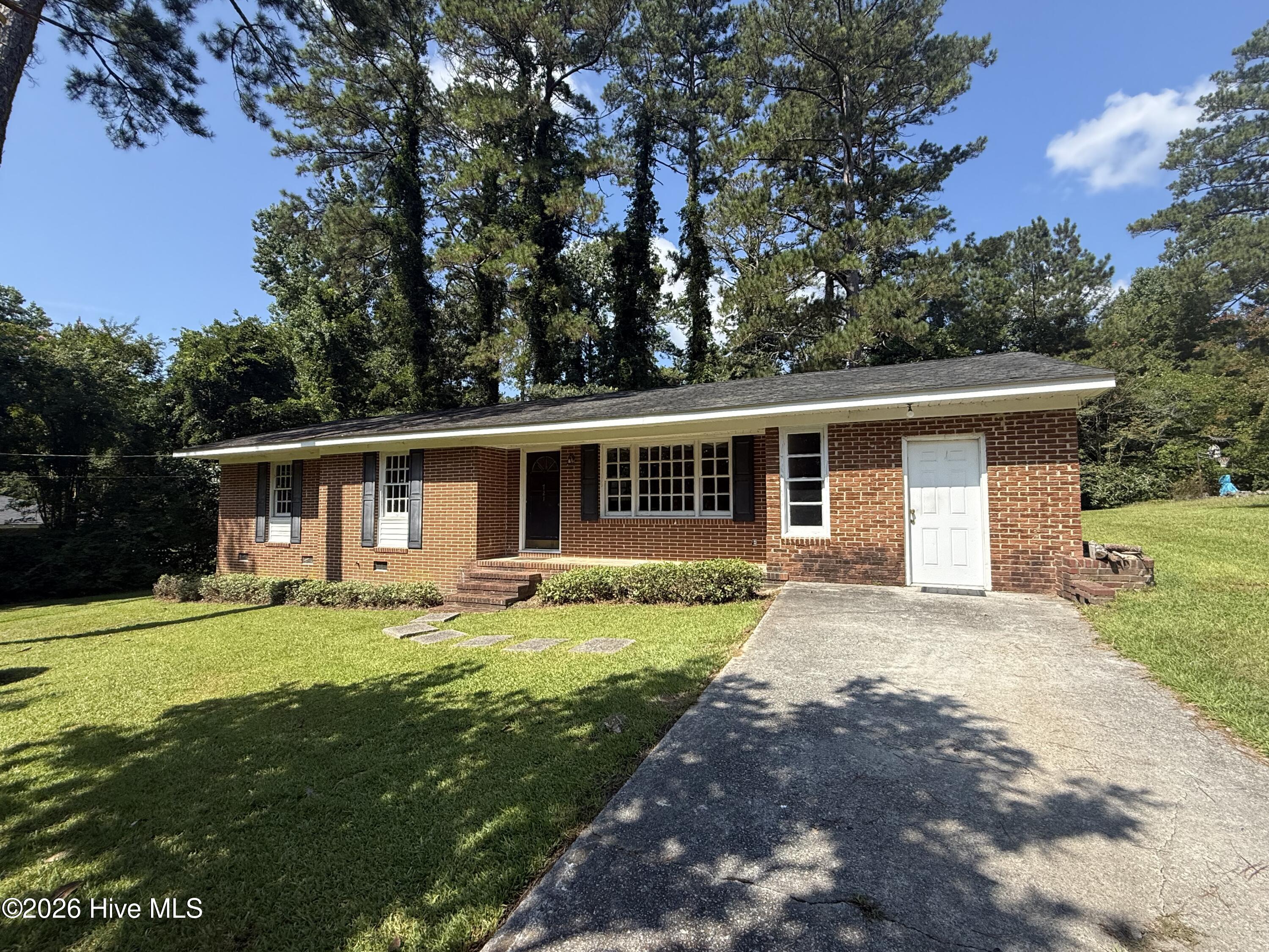 721 Central Road Property Photo 2