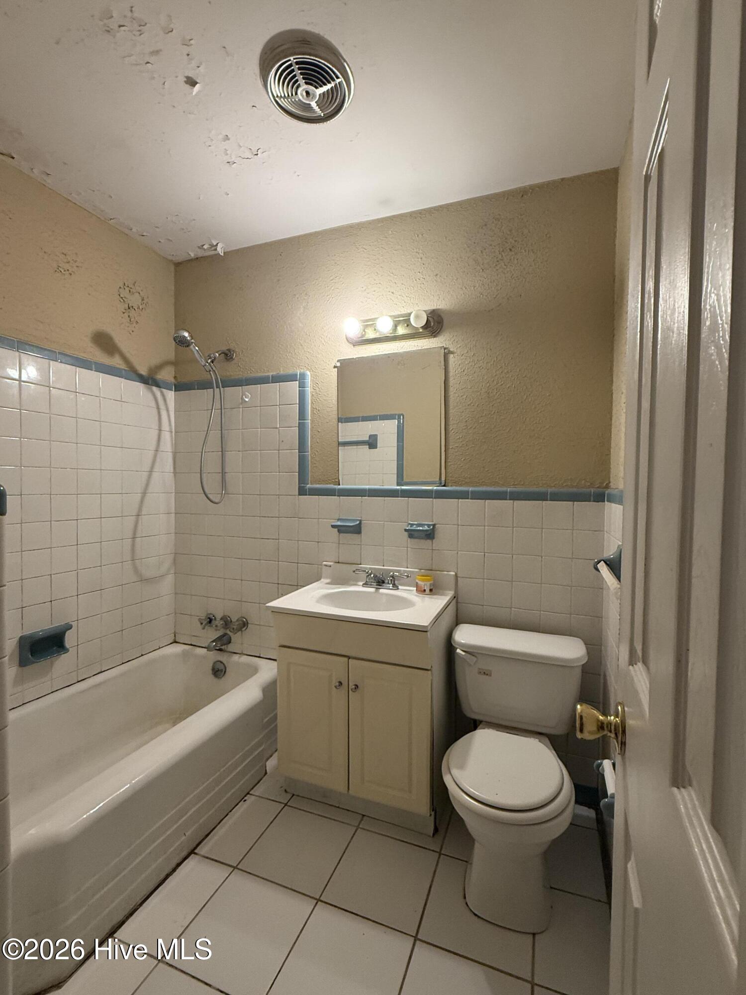 721 Central Road Property Photo 10