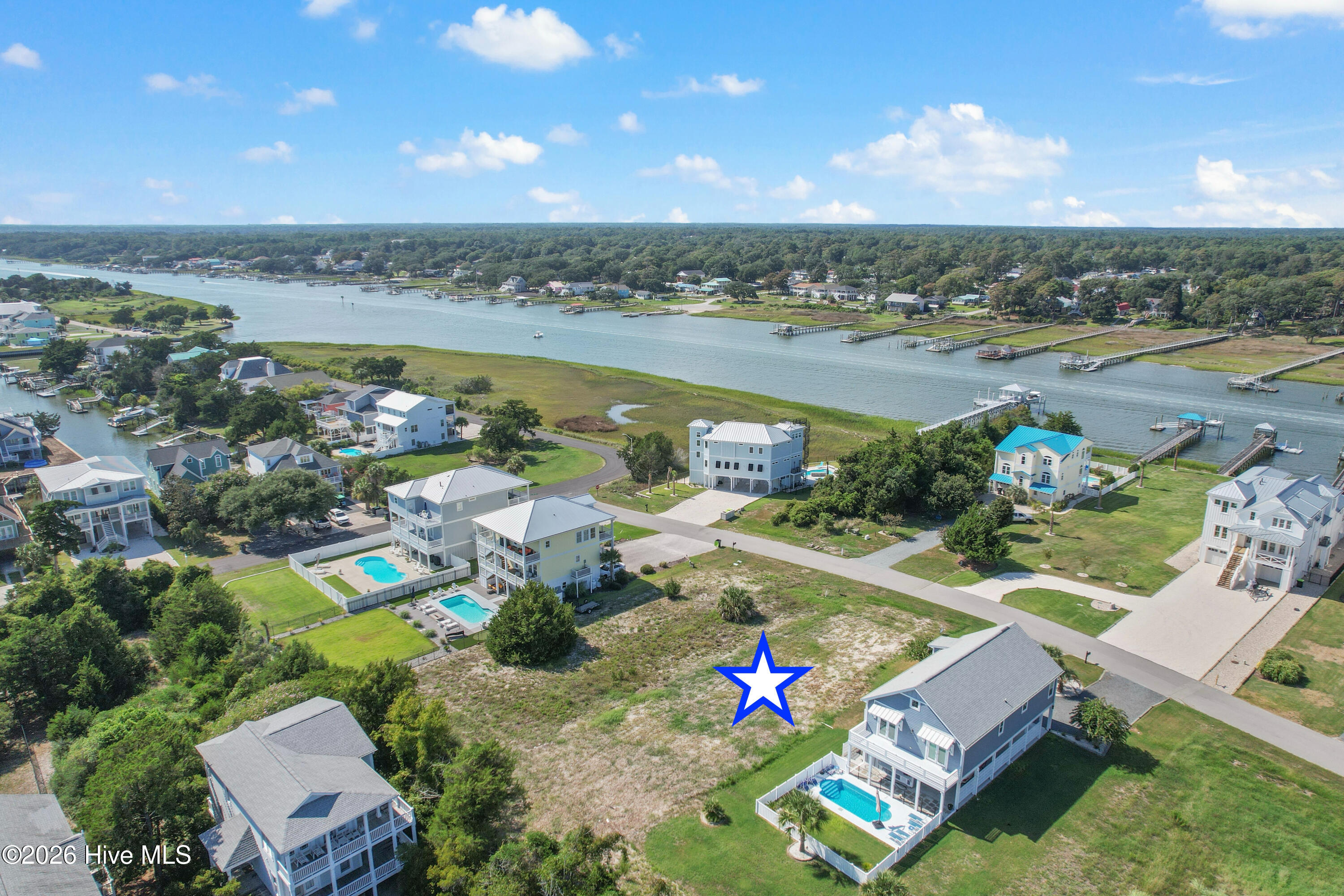 867 Heron Landing Property Photo 3
