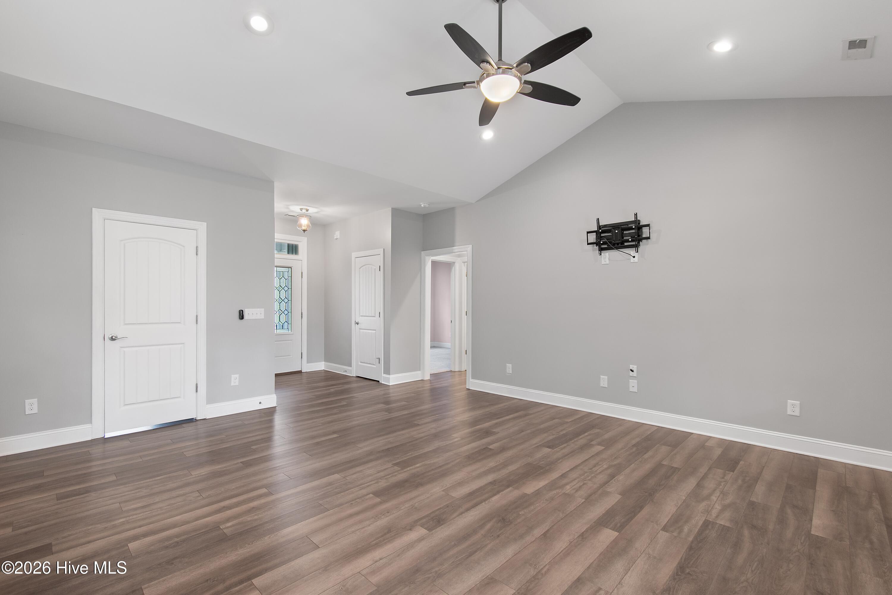 1400 Cottage Lane Property Photo 11
