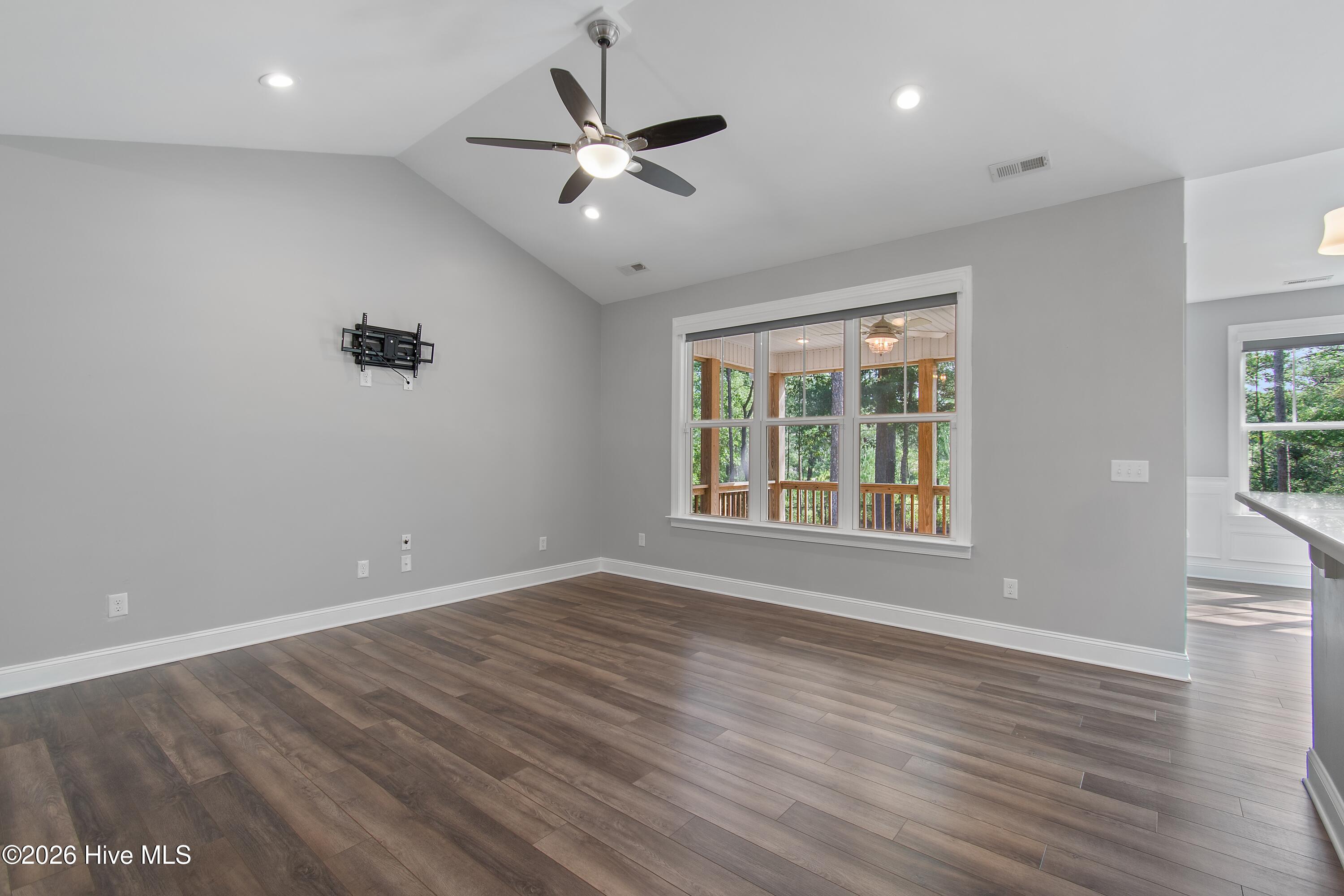 1400 Cottage Lane Property Photo 13