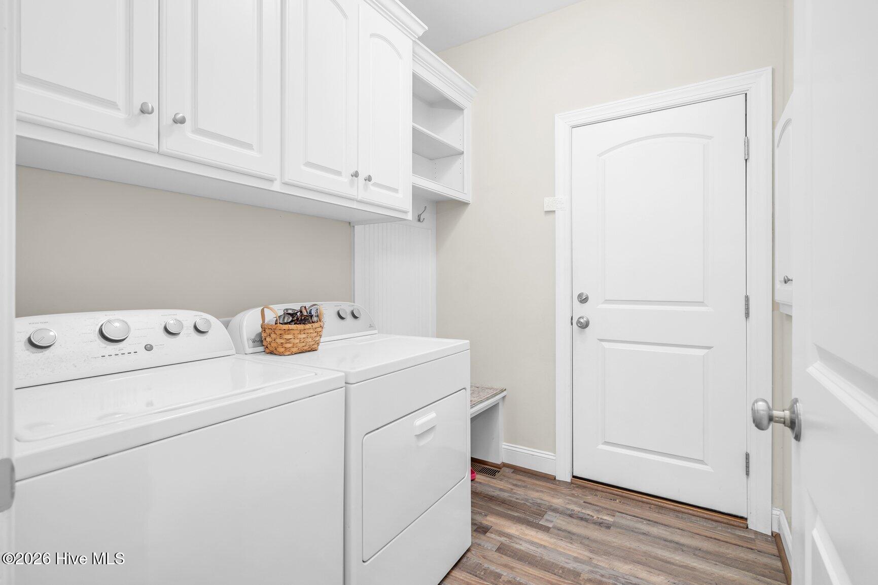 3883 Loop Road Property Photo 16